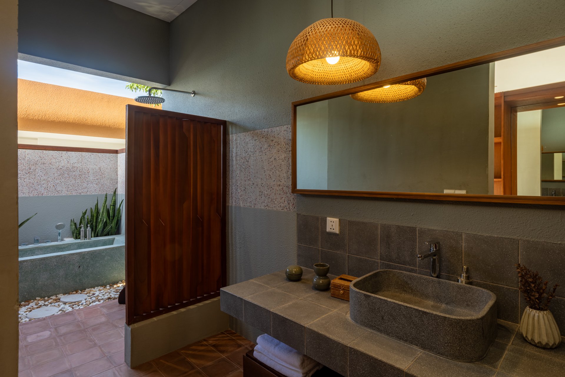 003A2047-HDR.jpg