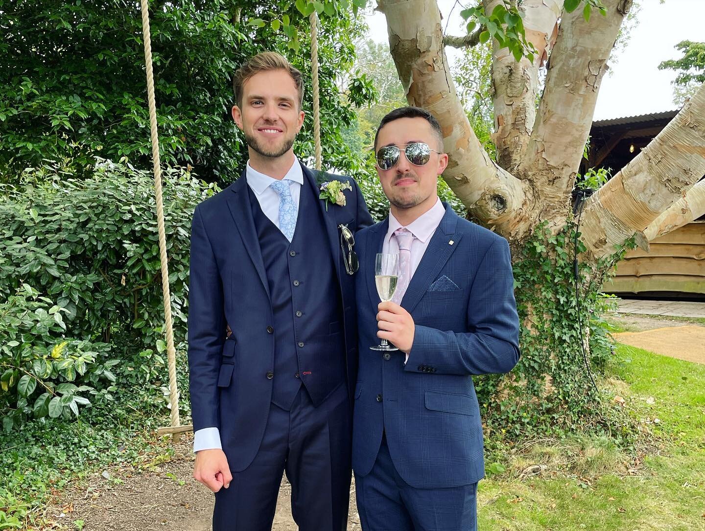 What an incredible weekend celebrating the wedding of @jacob_hilton1 and @sophh3001 ❤️ congratulations guys! 

A top tier weekend catching up with the most incredible bunch too x