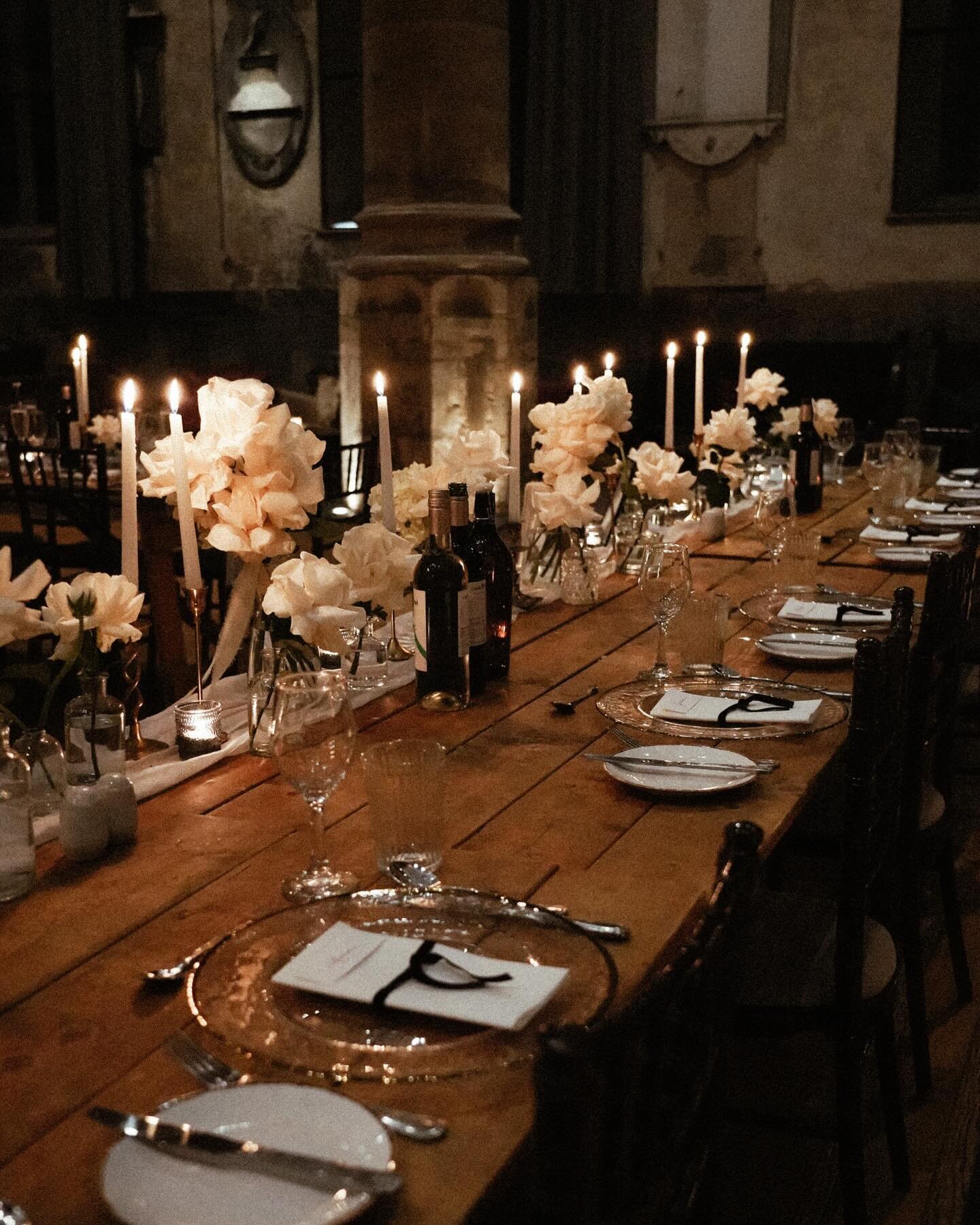 Subtly dramatic and obvious luxury. 

This is a year of luxurious and contemporary tablescaping, dramatic styling and romantic wedding venues. 

@eilishlouisephotography 
@themountwithout_events 
@weddinghelperuk 

#weddingstylists #luxuryweddingplan