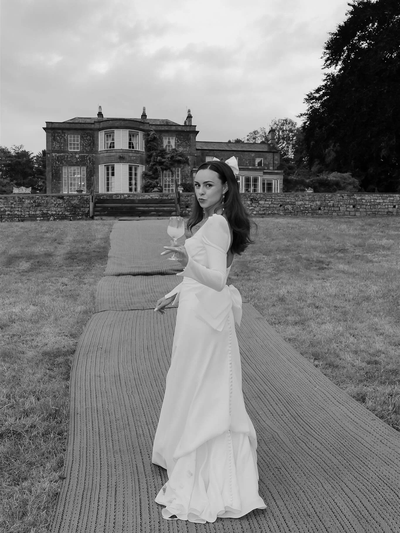 Summer 2025 moodboard. 

@agnes.black 
@jesswitheyphoto 
@amysandersphoto 
@chloeelyphotography 
@beckygarlandphotoandfilm 
@jade.greenbrooke 
@lindseyriaphotography