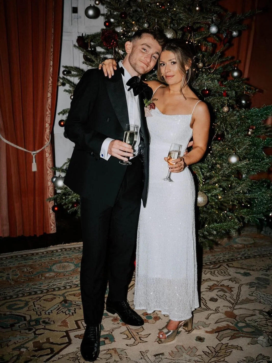 Emily and Bruce. The sweetest souls there ever were. 

Ending 2025 wedding season in the most stylish, elegant and beautiful way at Pennard House. 

 Wishing everyone a wonderful Christmas 💫 

@thesallyrawlins 
@pennardhouse 
@wrenandmayflowers 
@fo