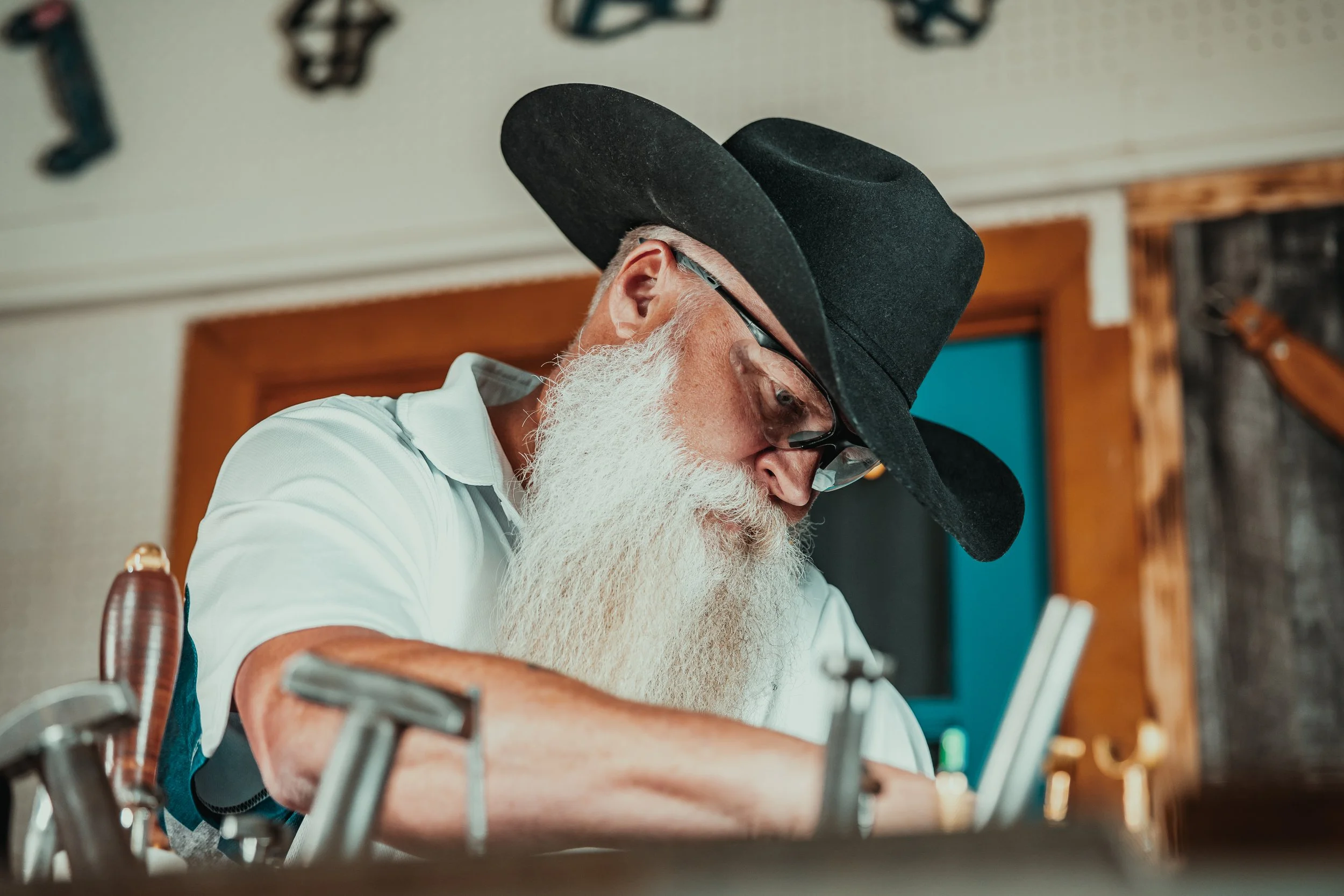 Ph_Mernickle_Cliff_Leatherworking-01.jpg
