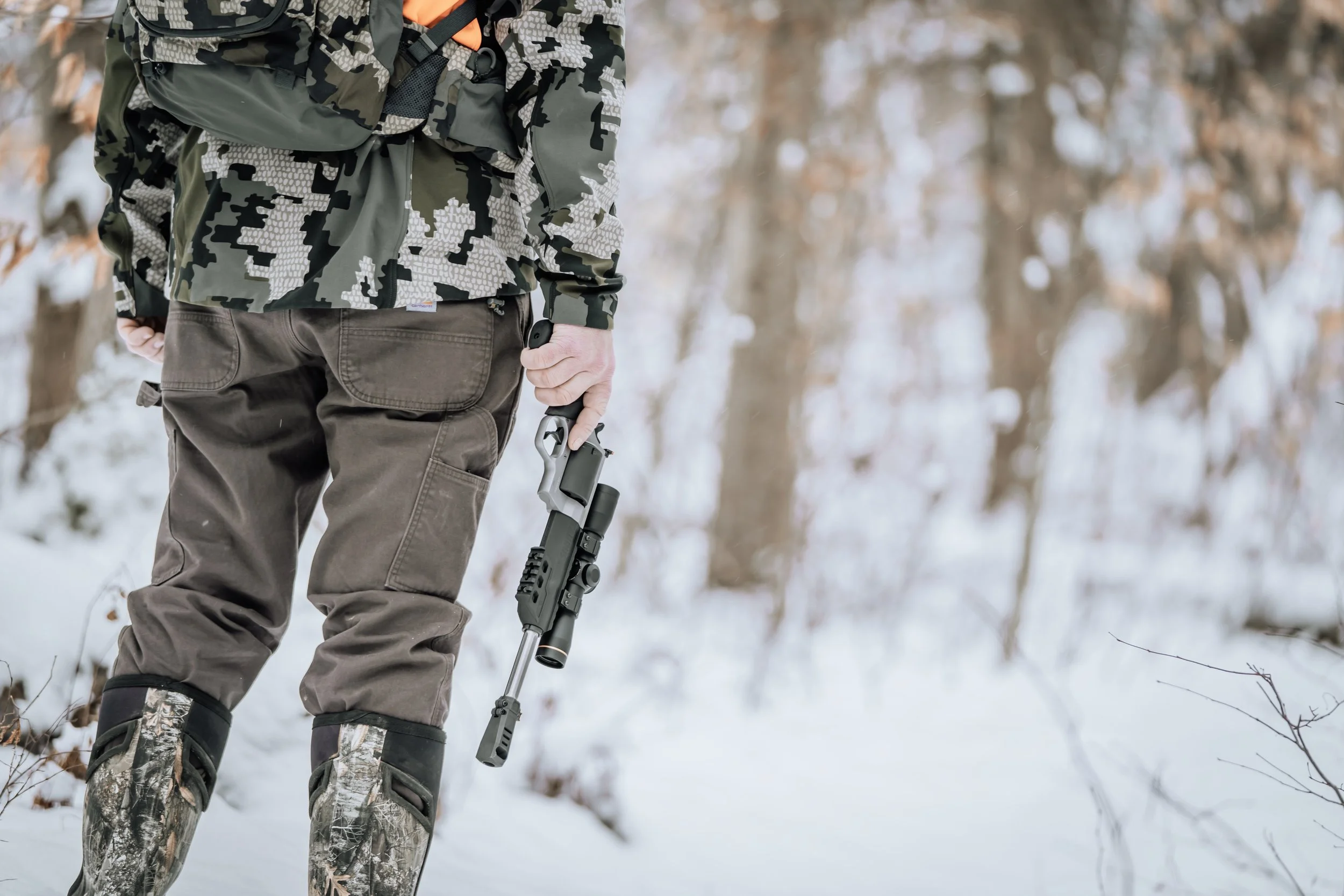 Ph_RH460_10Inch_Lifestyle_Hunt_04.jpg