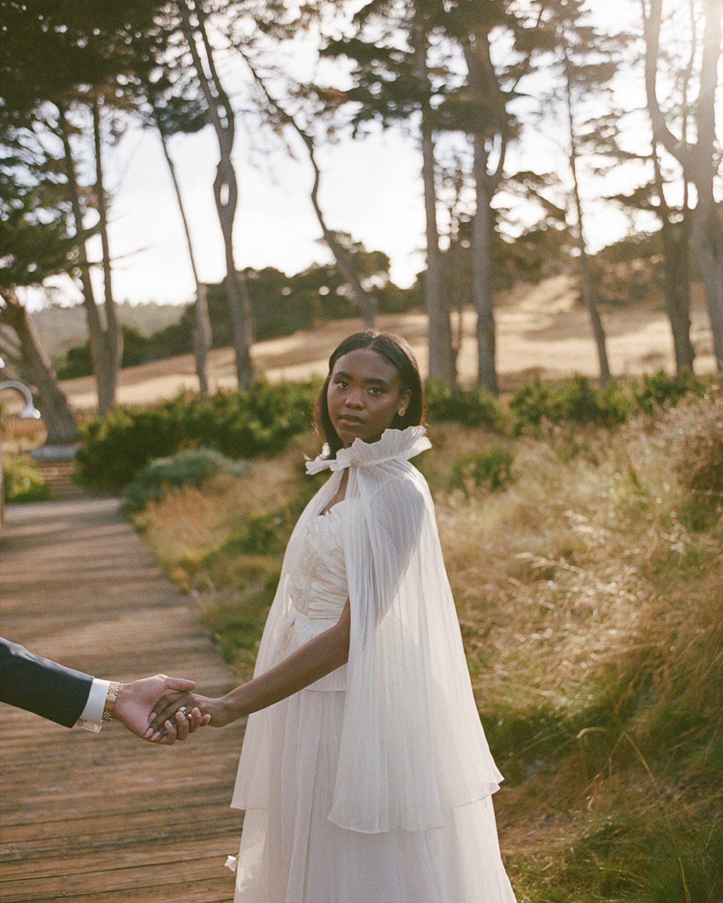 An all film carousel dedicated to this gorgeous Sea Ranch elopement &mdash; 

Photographer: @laurapowersphoto 
Hosts: @wildpinescollective &amp; @savannahbphotos
Venue: @thesearanchlodge
Planner: @rivieracreative_
Florals: @rbt_florals
Rentals: @foun