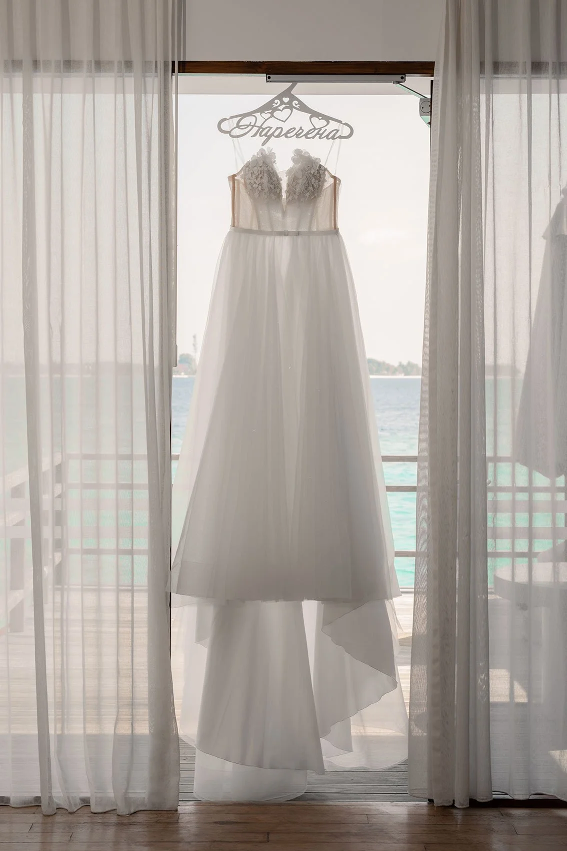bride-dress-at-maldives.jpg