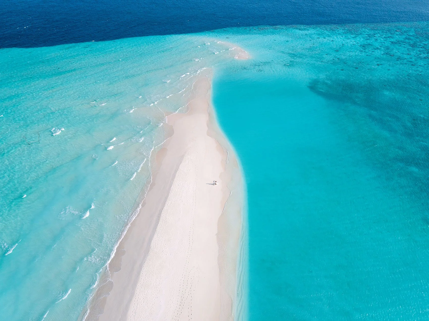 sandbank-drone-maldives.jpg