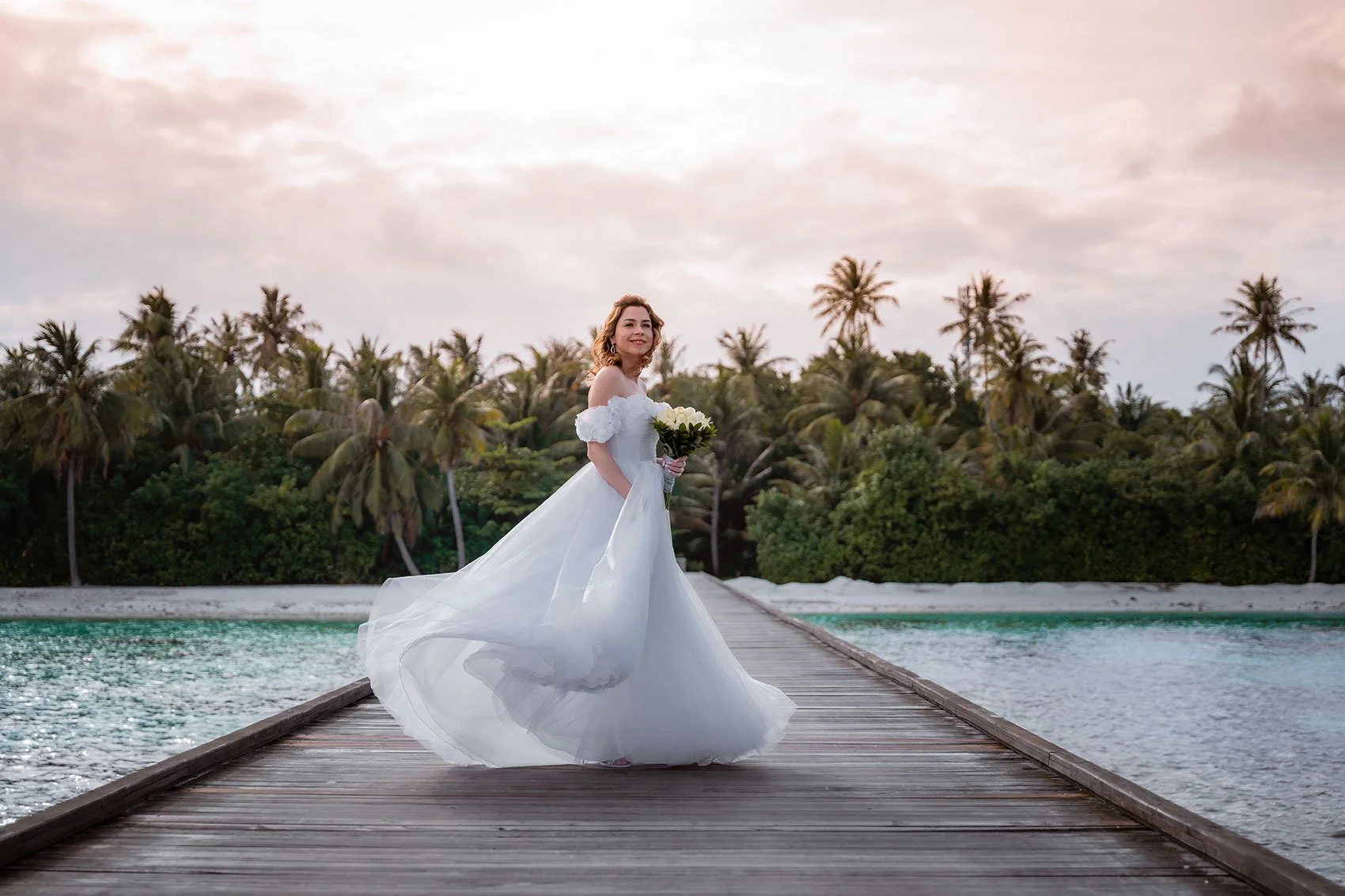 happy-bride-maldives-resort.jpg