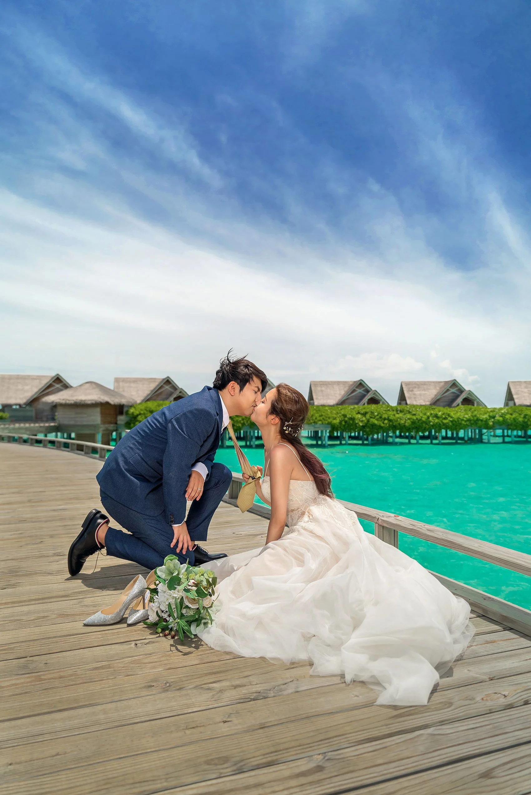 Miladihoo-watervilla-couple.jpg