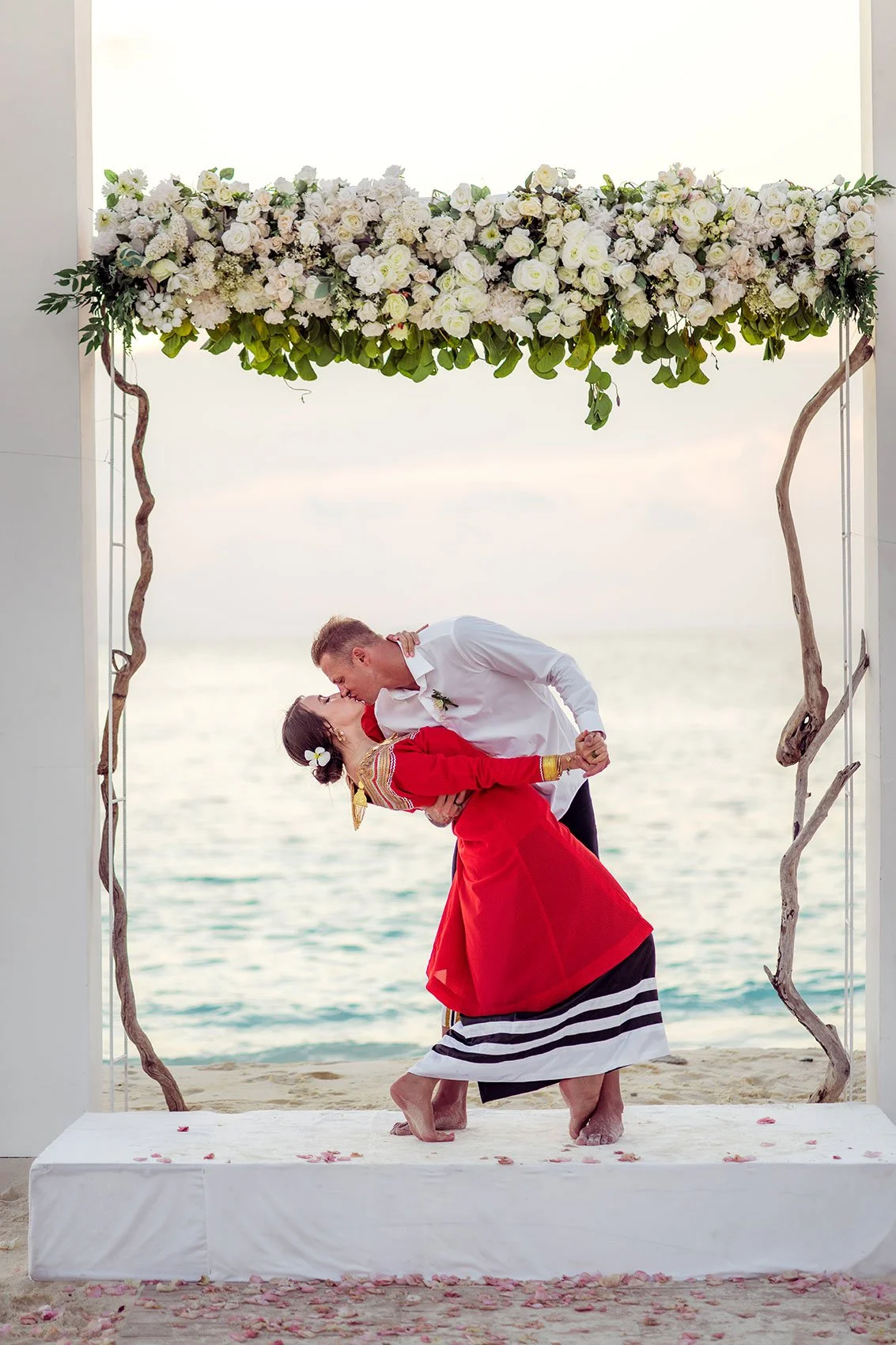 beautiful-wedding-moment-in-maldives.jpg