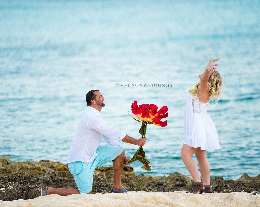 #engagementshoot #caymanislands #caymanislandstourism #caymanislandswedding #beachwedding #firstlook #engagementphotos #destinationwedding #wedluxe #theknot #bridetobe #bridestyle #bridalmusings  #weddingwire #romance #beautiful #photooftheday #grand