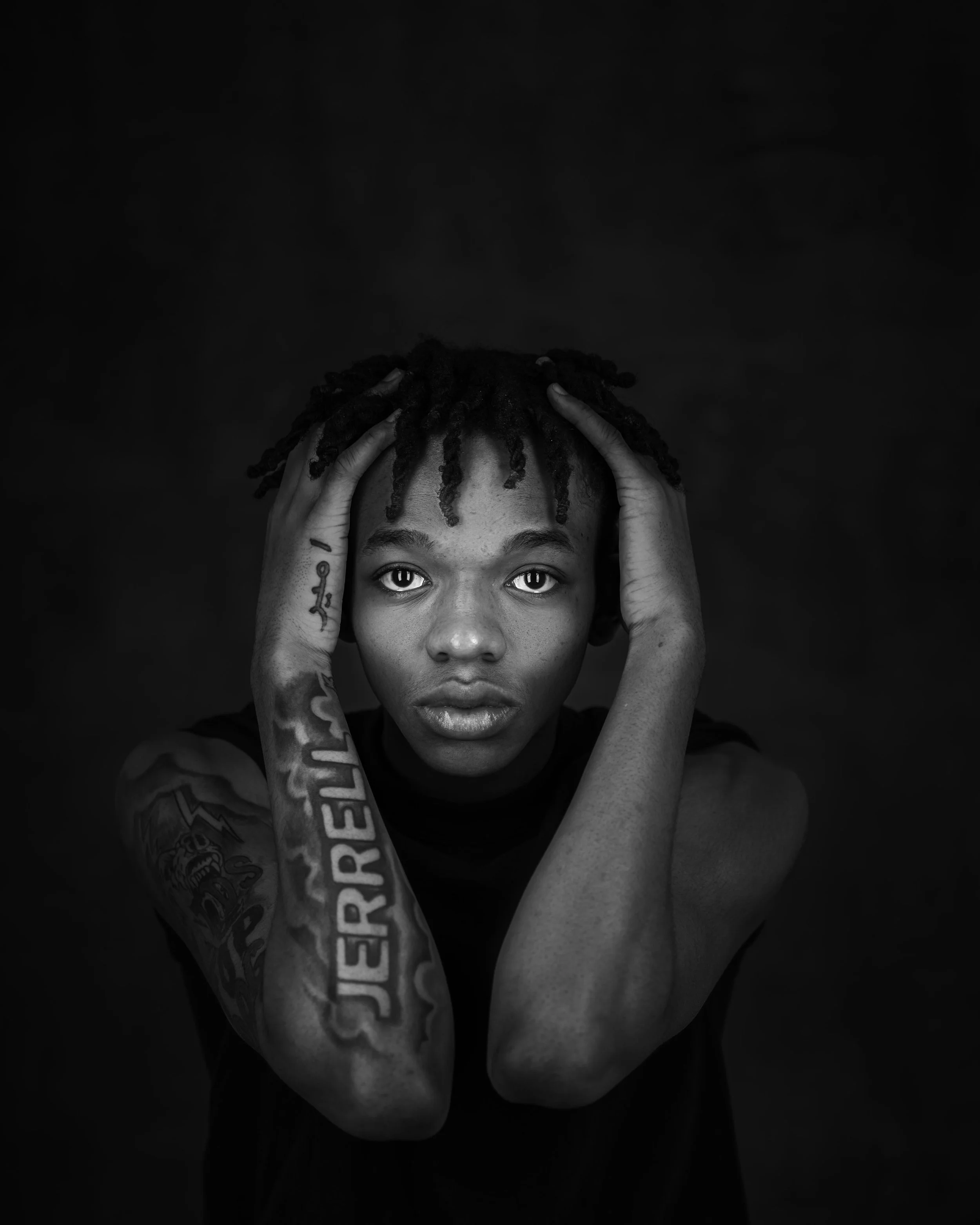 Amyrh-Hand-Head-1.jpg