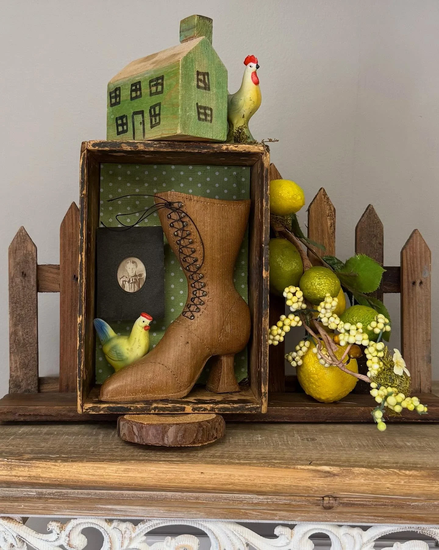 I had a dream that one day I would own the sweetest art shop with art just like this. Thank you, Karla Byl from Wisconsin, for doing what you do. ❤️ And thank you Chairy Pickers for sending her my way!