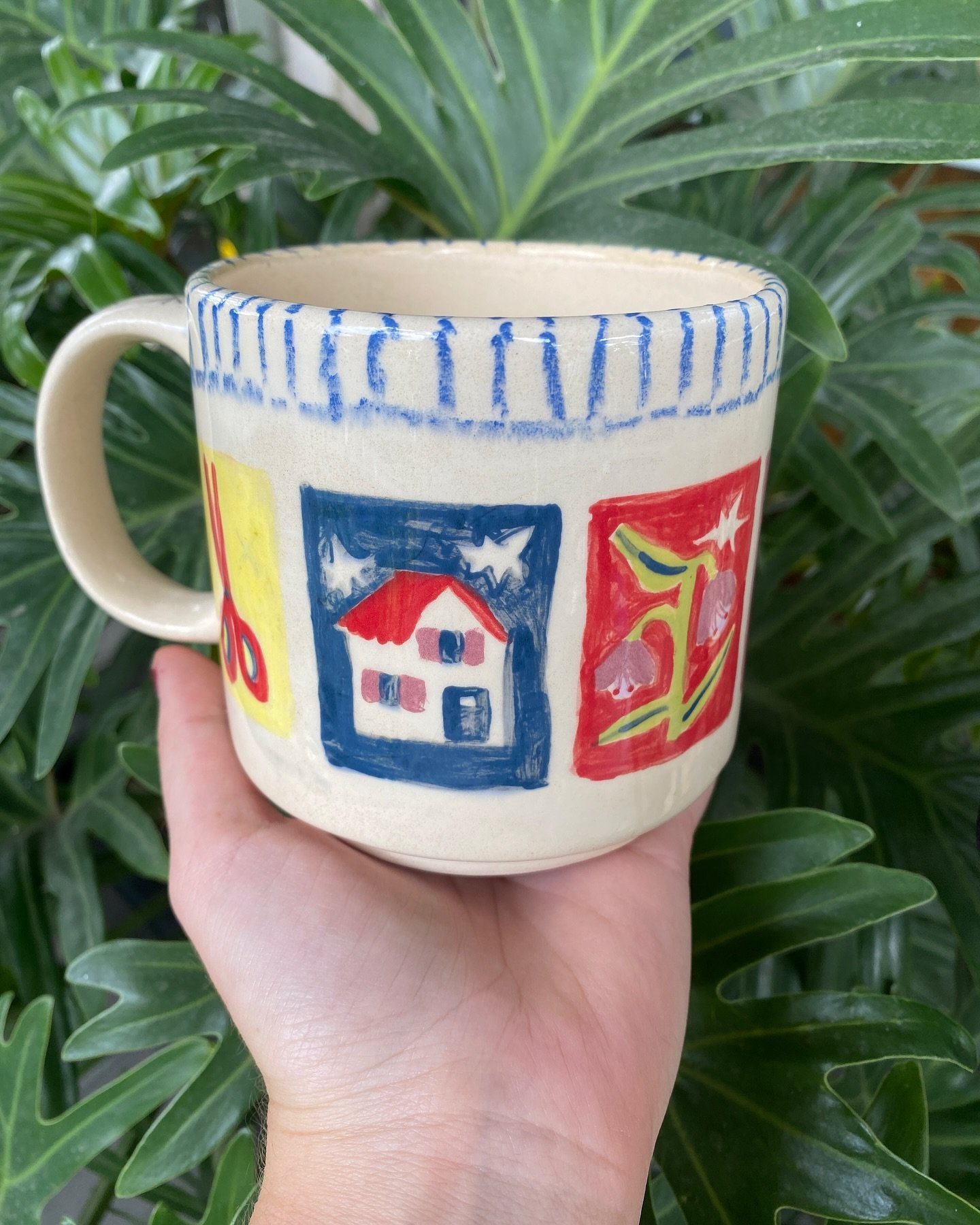Una taza que pint&eacute; en la barra creativa de @luaaestudio