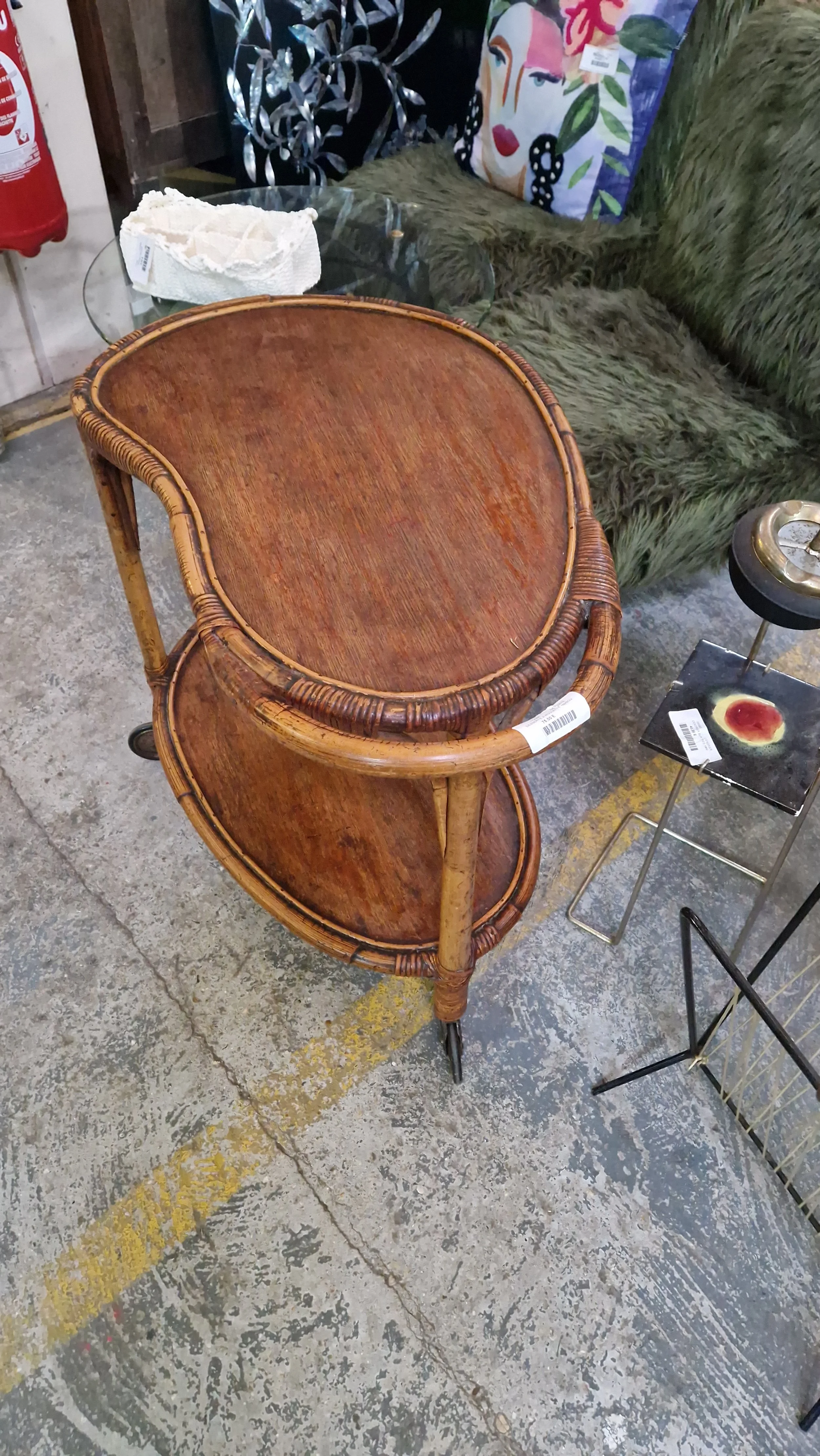 Desserte bambou à roulette - 75€