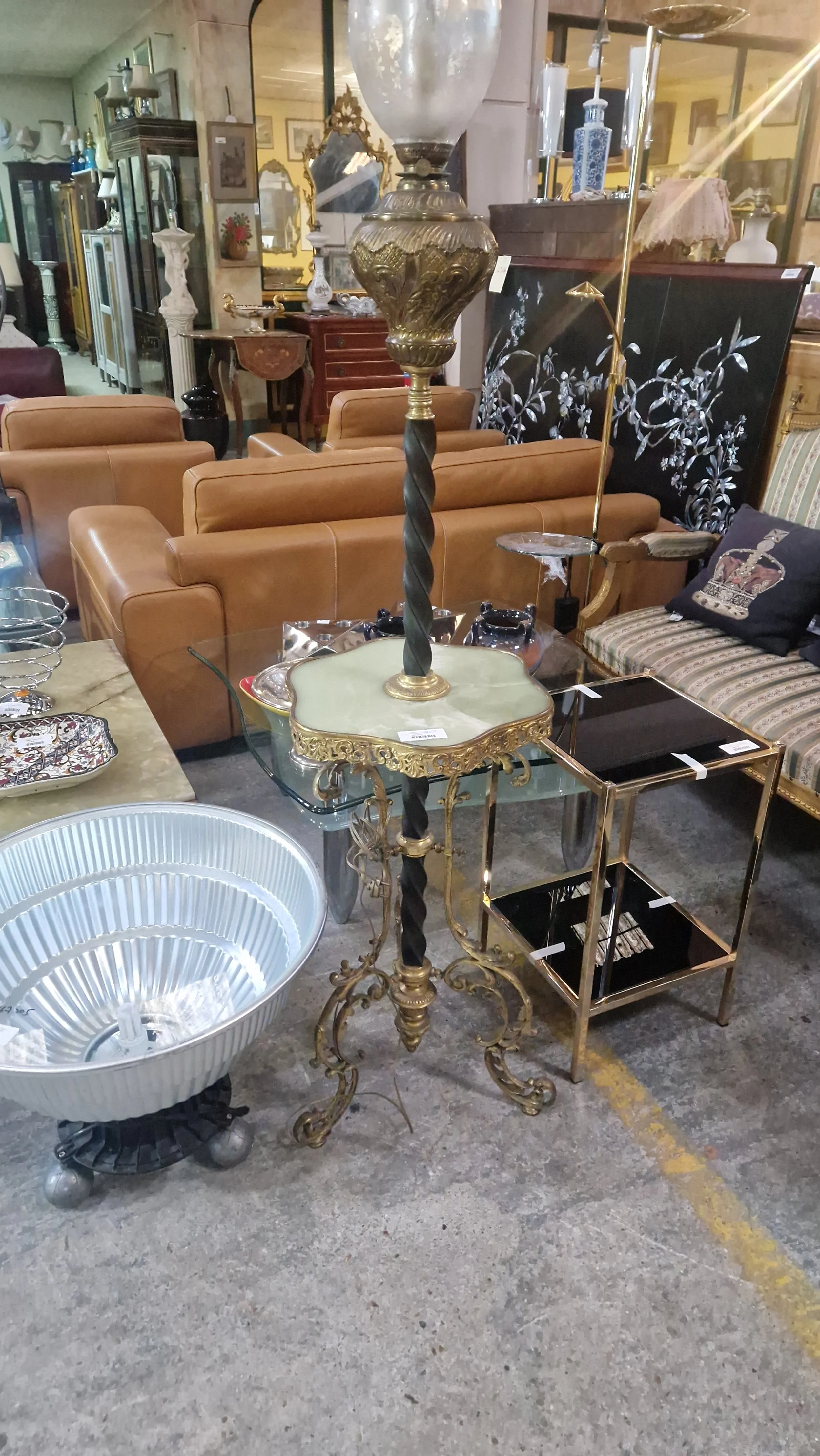 Lampadaire plateau Onyx - 200€