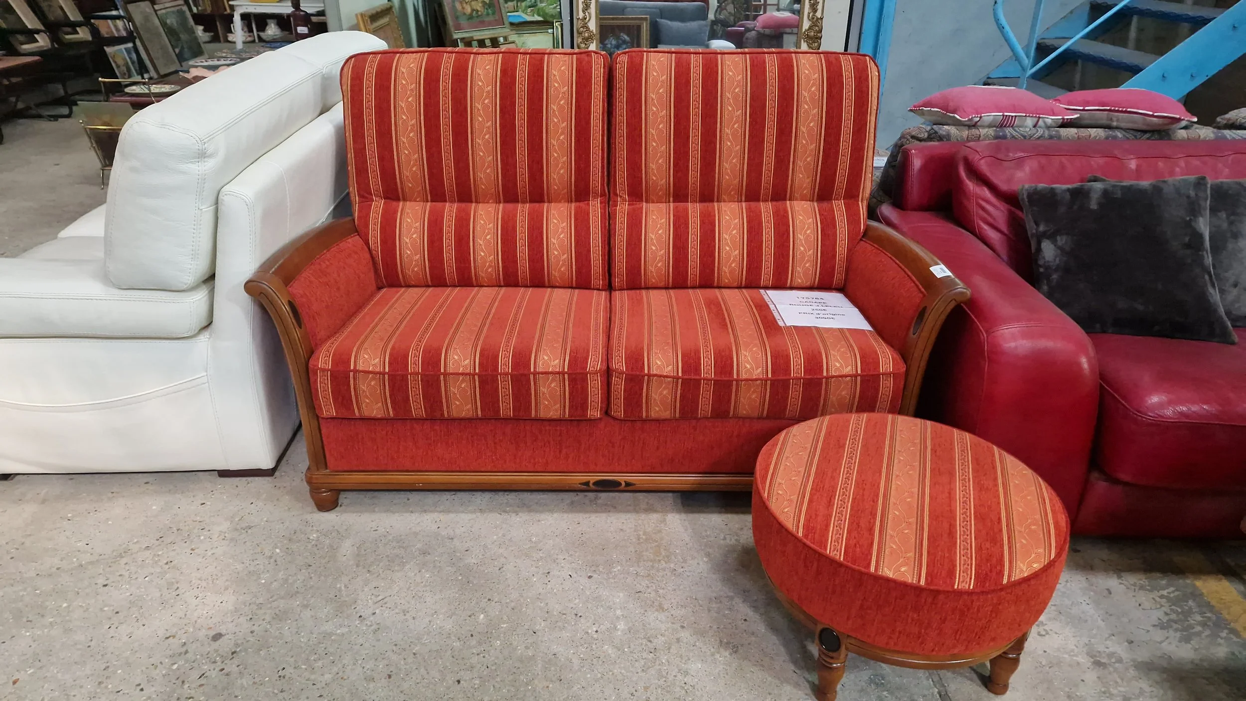 Canapé bois &amp; tissu 2 places - 290€ + Pouf 90€