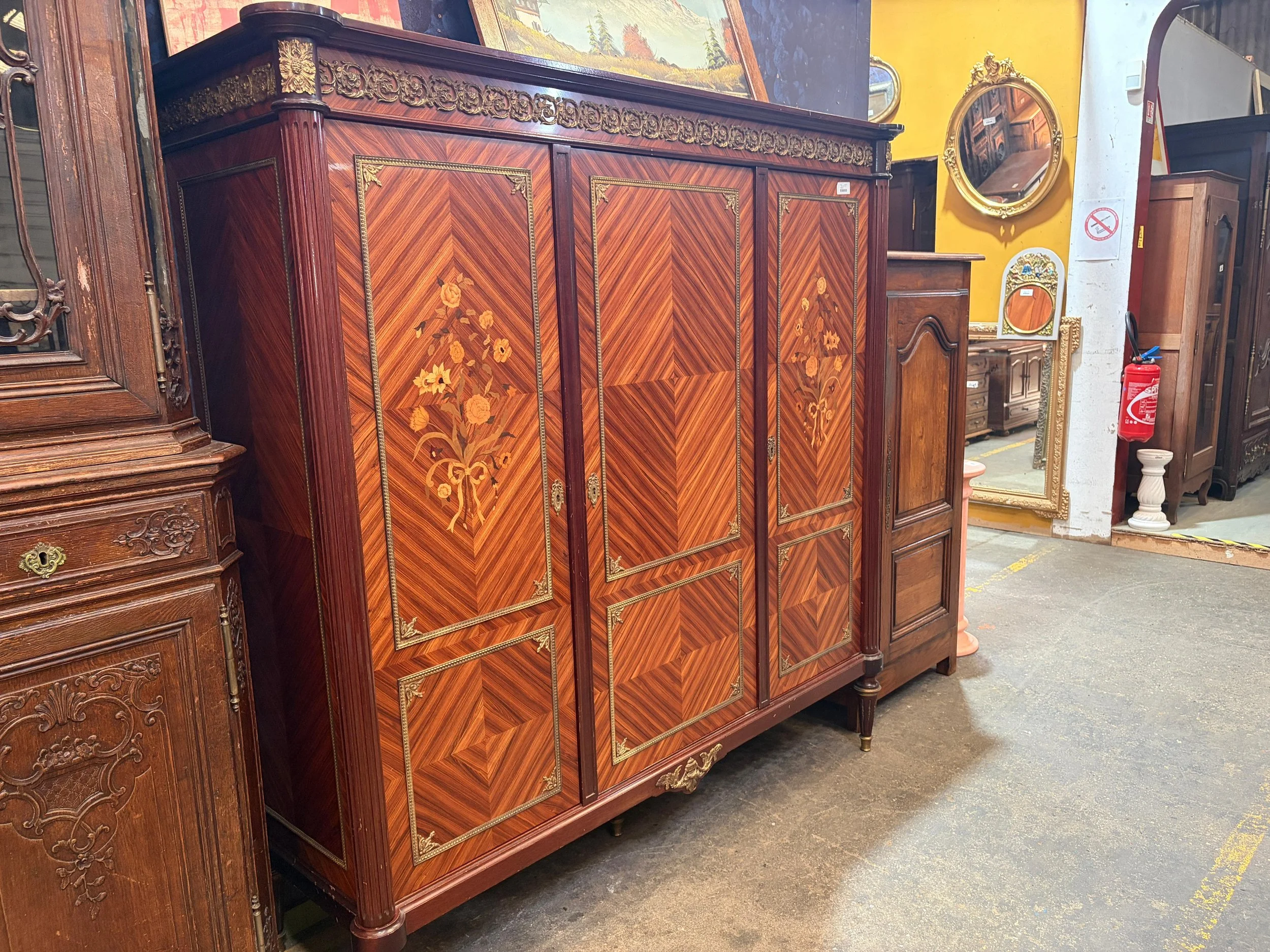 Armoire St LXVI - 380€