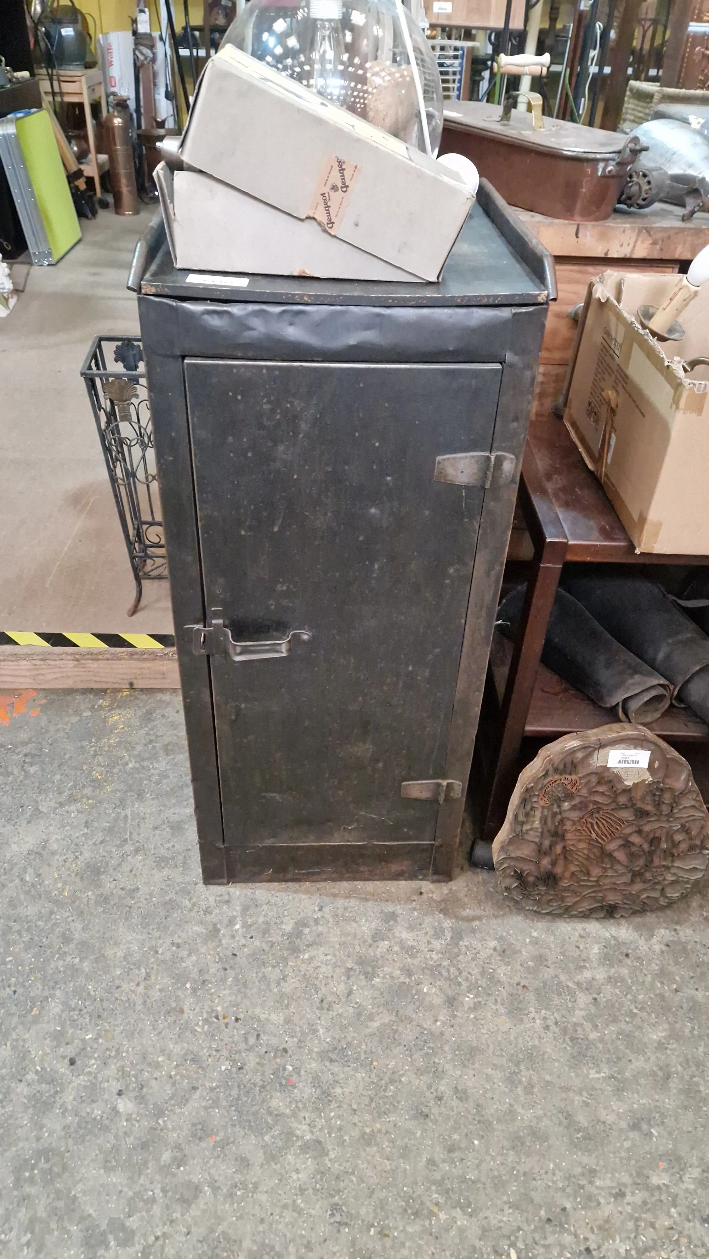 Petit meuble Industriel - 120€