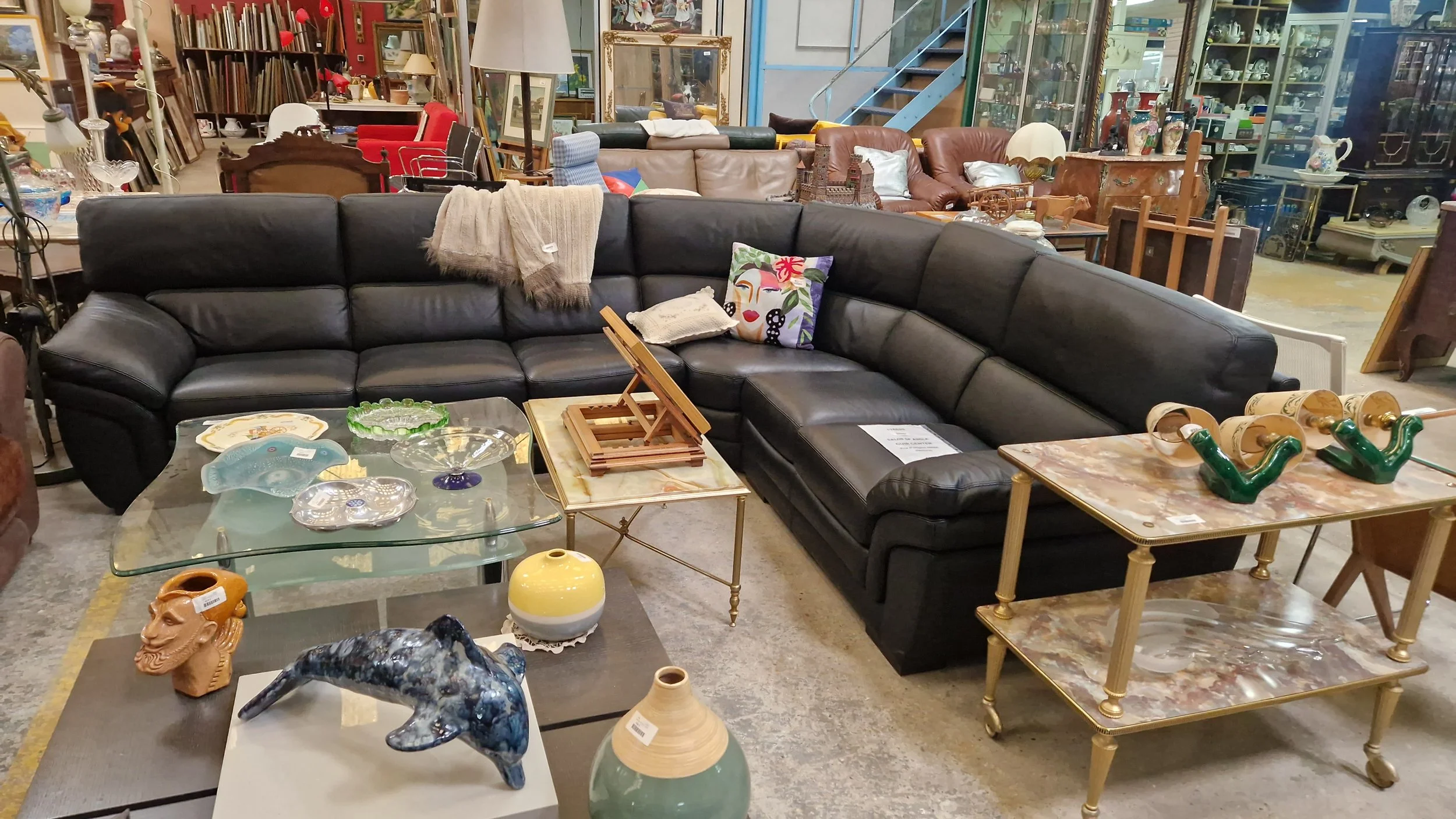 Grand canapé d’angle Cuir Center - 1800€
