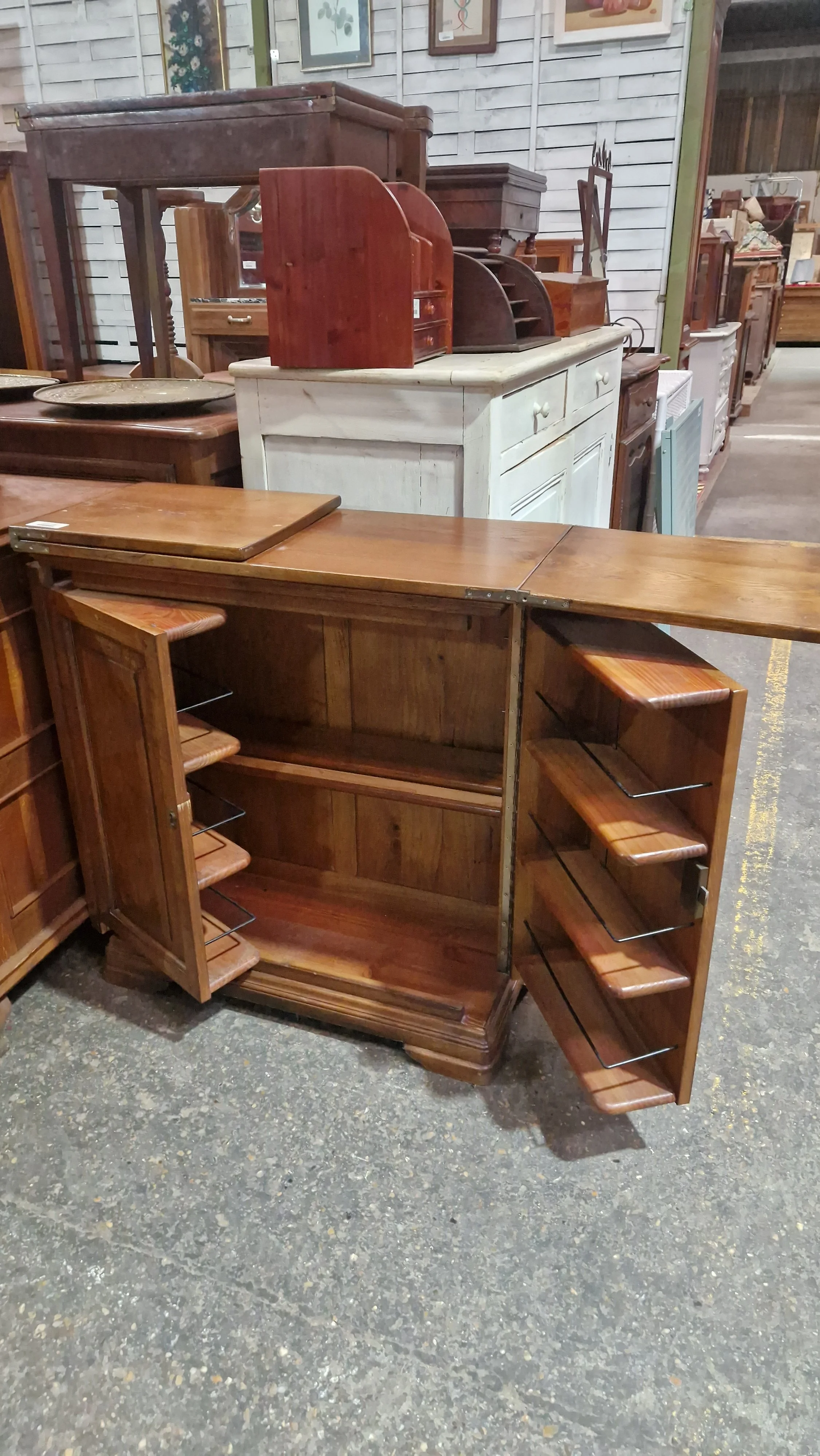 Meuble bar Chêne - 220€