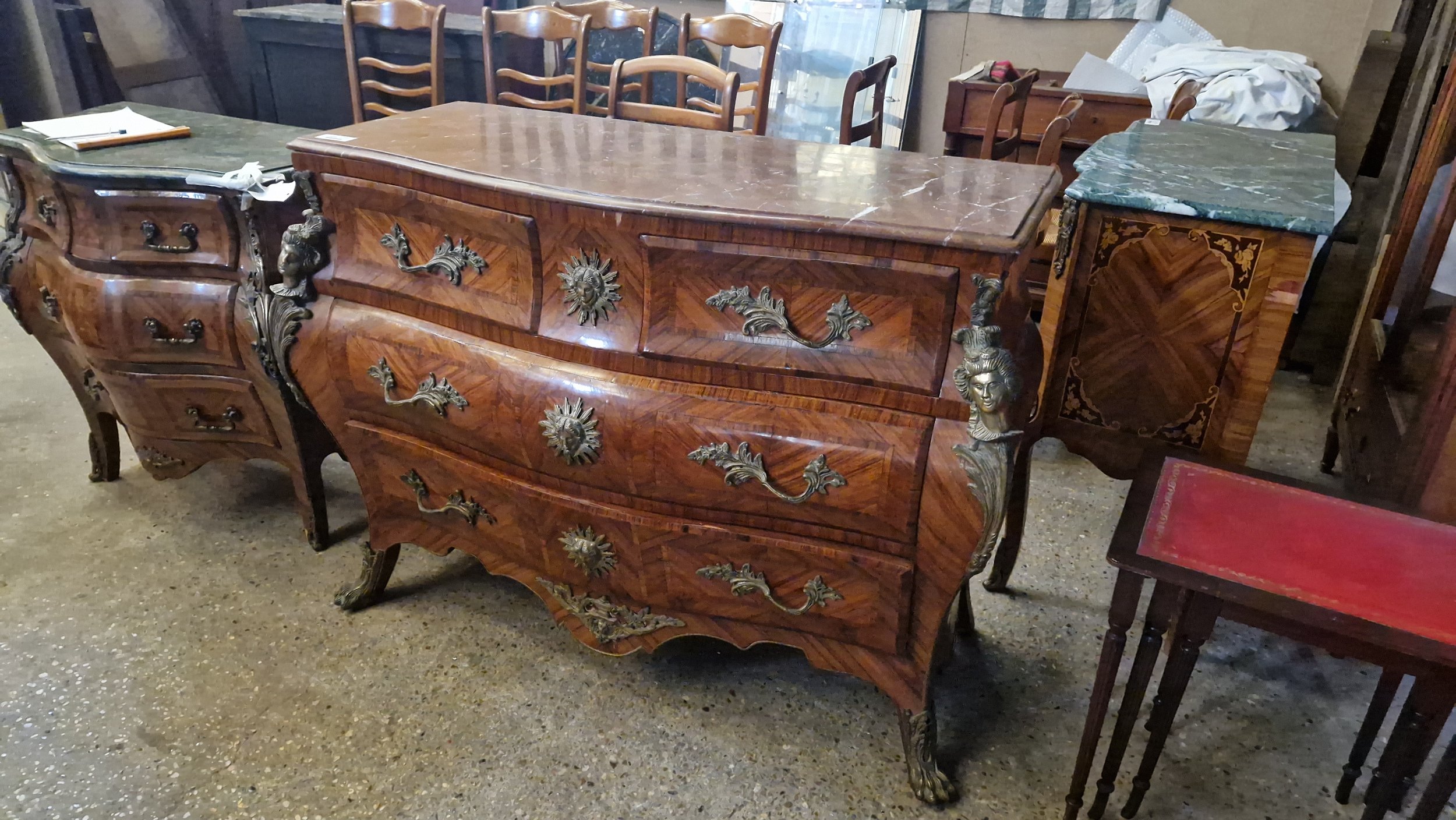 Commode Tombeau Style Régence - 450€