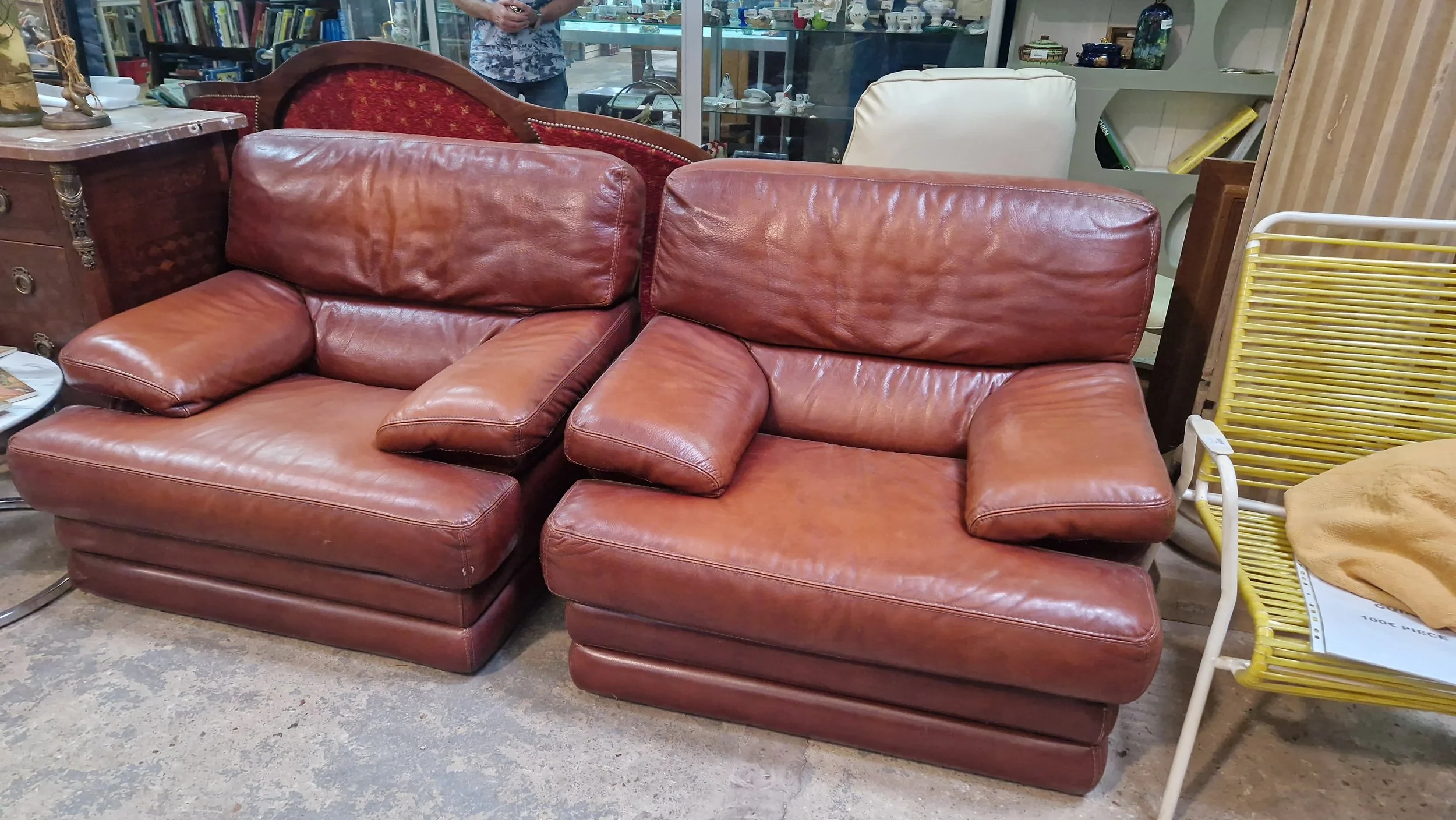 Fauteuils cuir - 100€ pièce