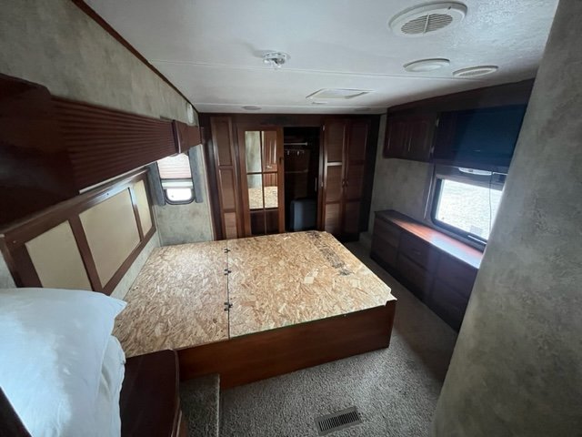 2012 Keystone Alpine — BergesonRV