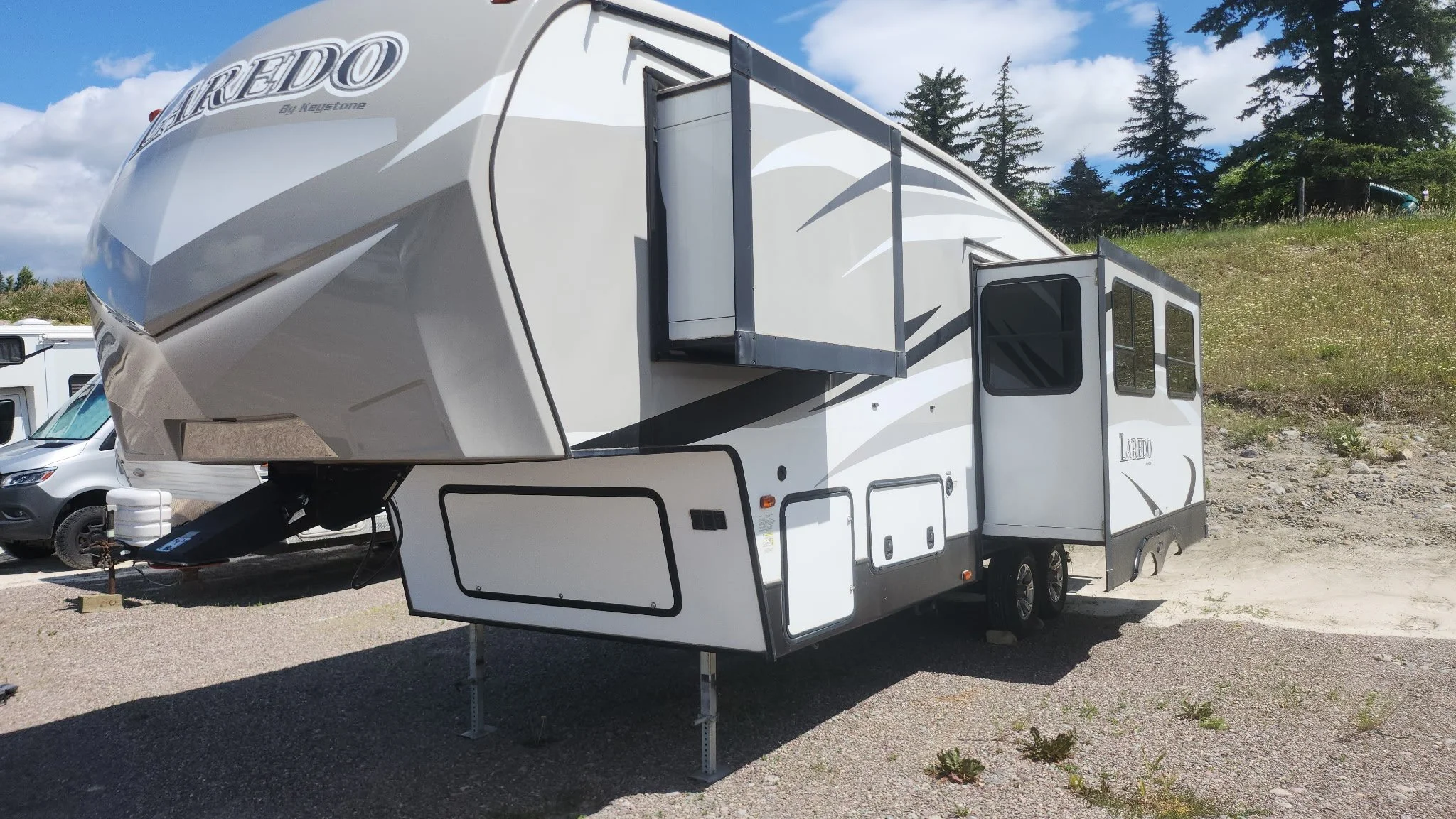 2016 Laredo M-265RK 5th Wheel — BergesonRV