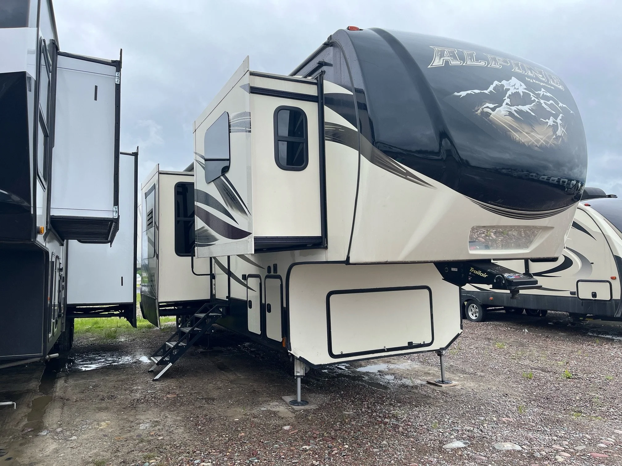 2018 Keystone Alpine 3660FL 5th Wheel — BergesonRV