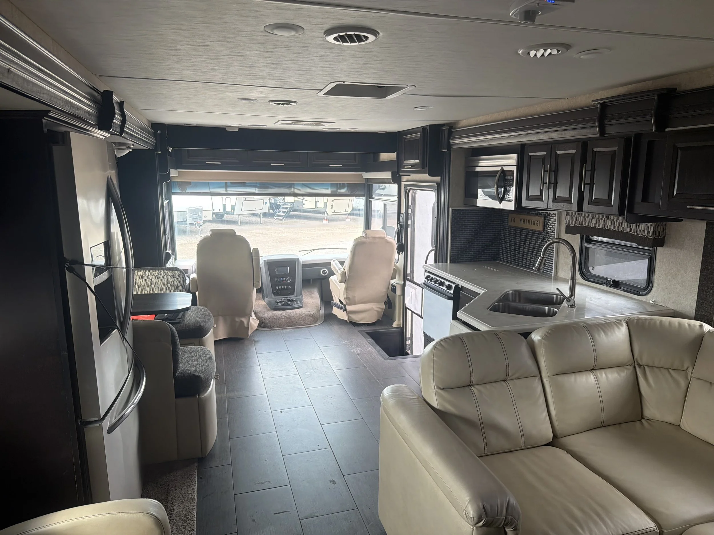 C002971 - 2016 Georgetown XL M377 Motorhome — BergesonRV