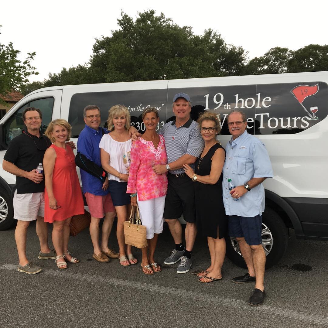 Friends enjoying Memorial weekend outing with 19th hole Wine Tours 🍷🍷🍷🍷🍷🍷🍷🍷