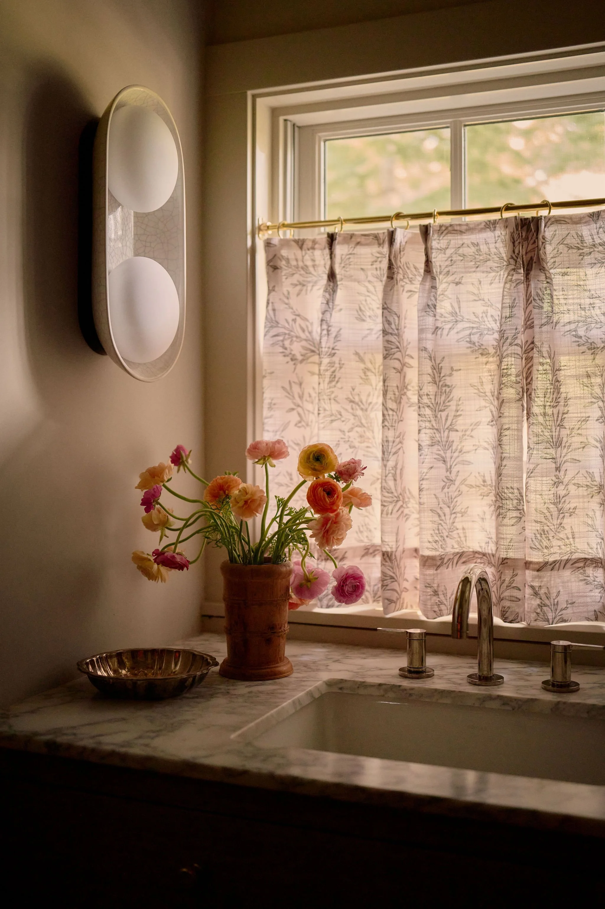 tahoe-cottage-bathroom-window-sink-wildflowers-mia-sandmark-design.jpg
