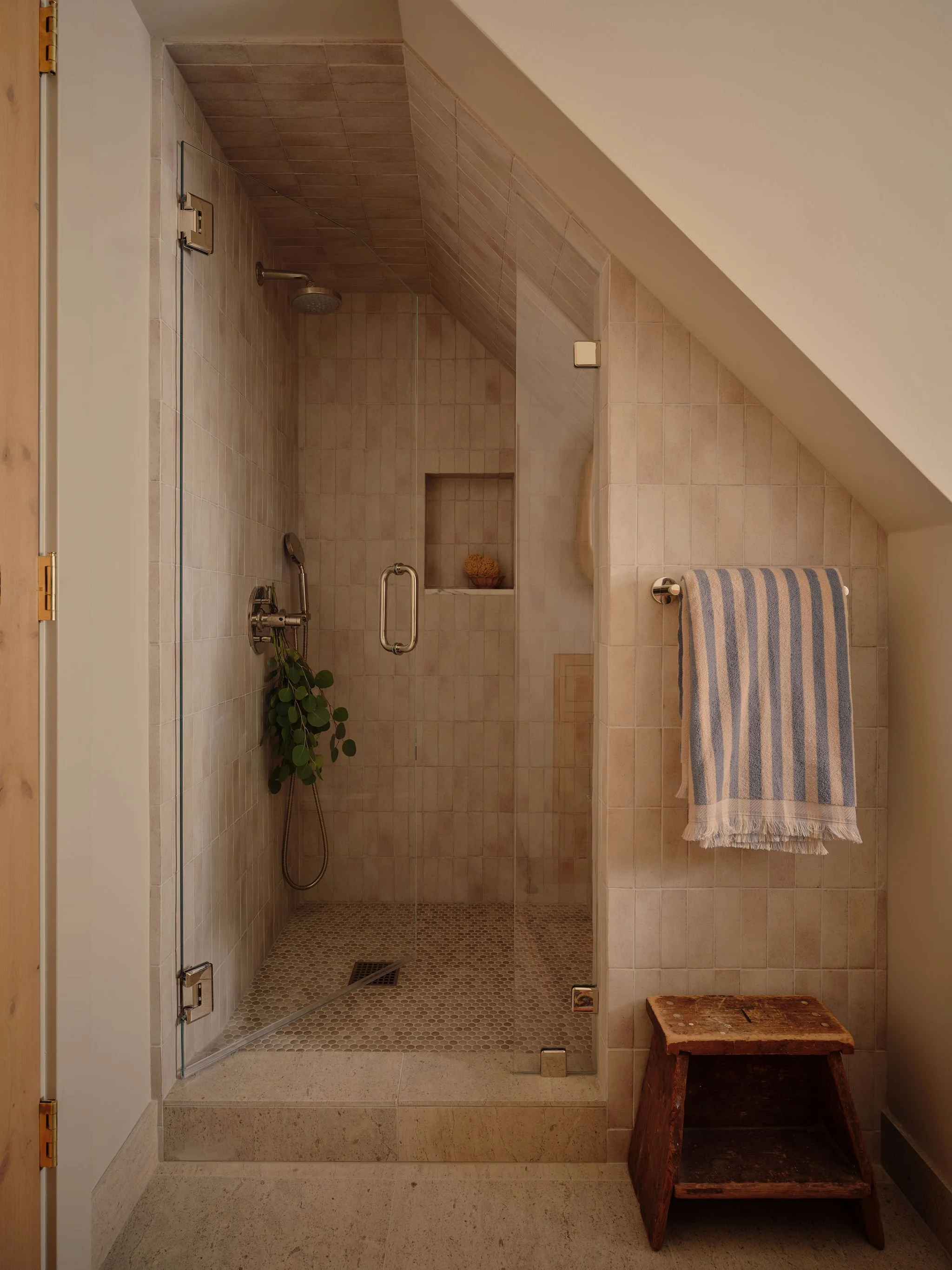 tahoe-cottage-bathroom-sloped-ceiling-shower-mia-sandmark-design.jpg