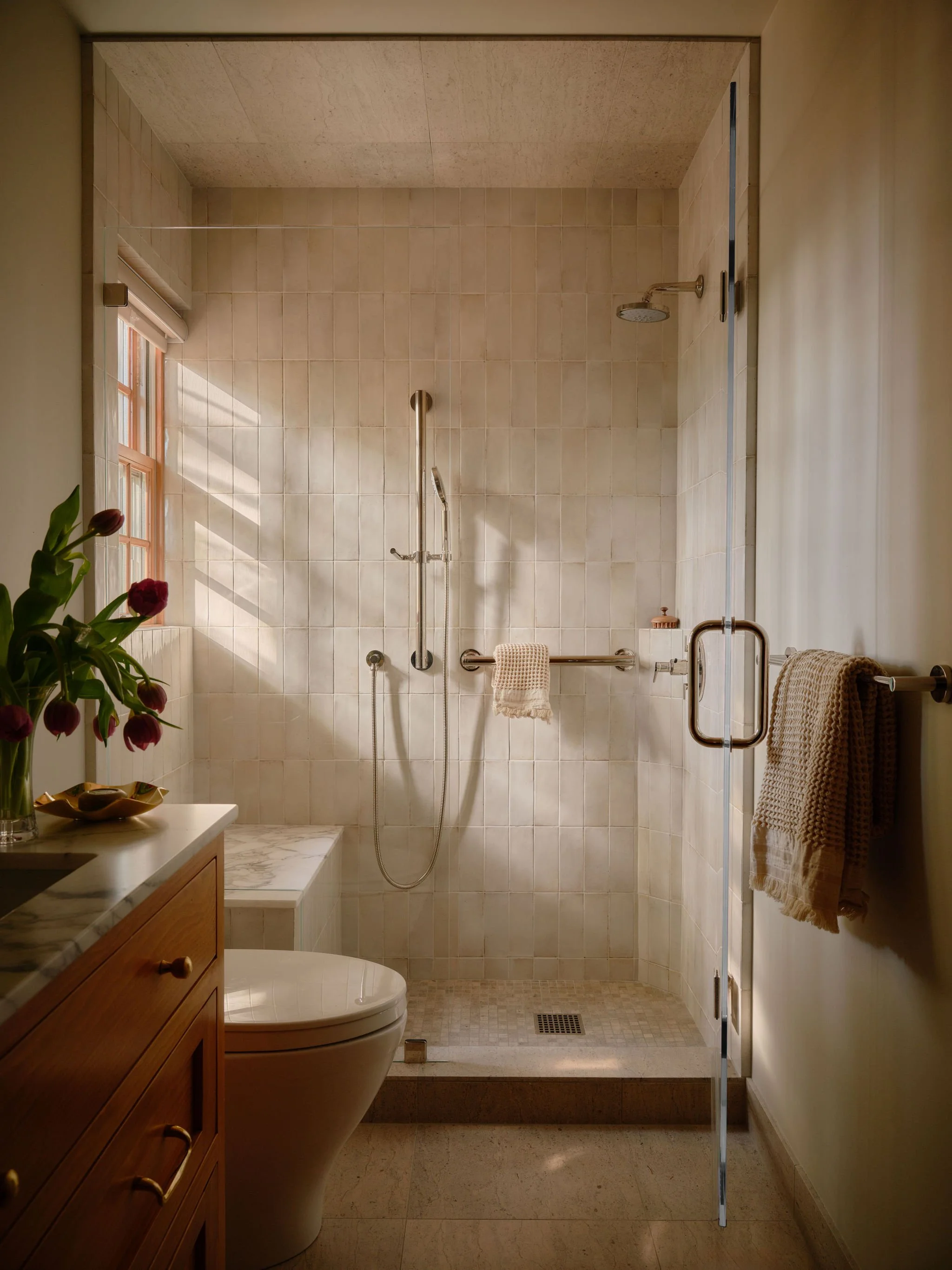 tahoe-cottage-bathroom-glass-shower-tile-mia-sandmark-design.jpg