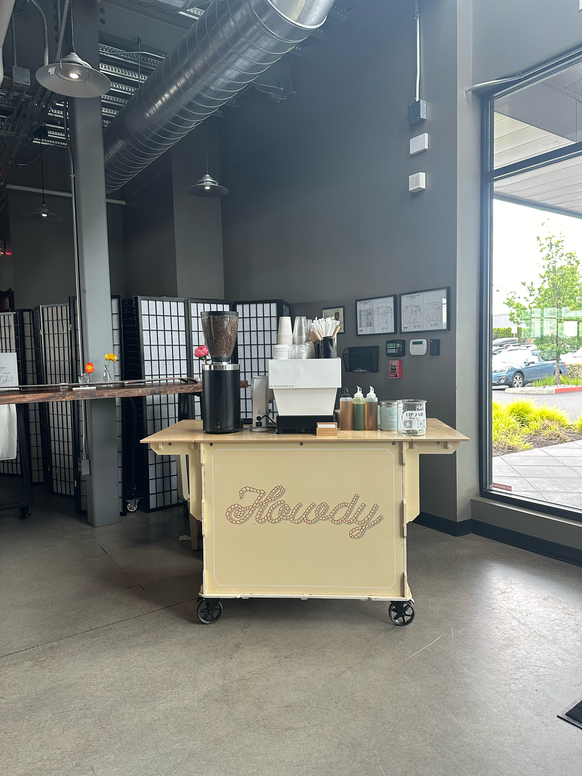 Howdy Coffee mobile espresso bar serving cappuccinos at a Portland wedding reception