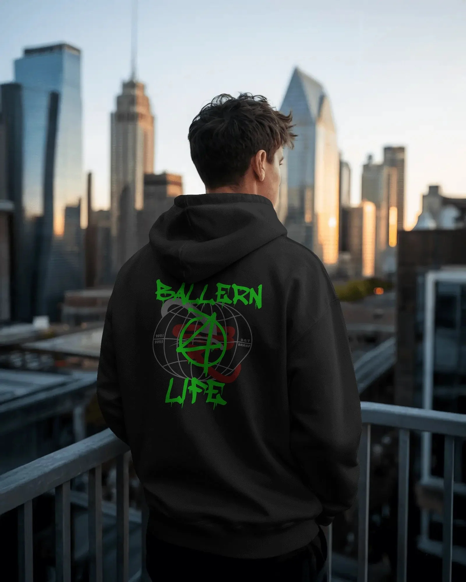 schoenballern-4-hoodie-schwarz-herren-kapuzenpullover-rueckseite.jpg