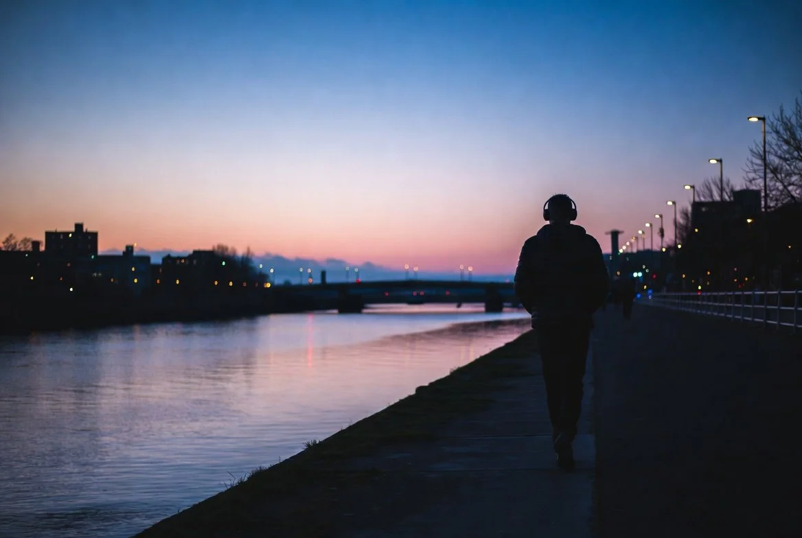The Episode 8 Cliff: Why Most Business Podcasts Fail (And How to Be the 1%)