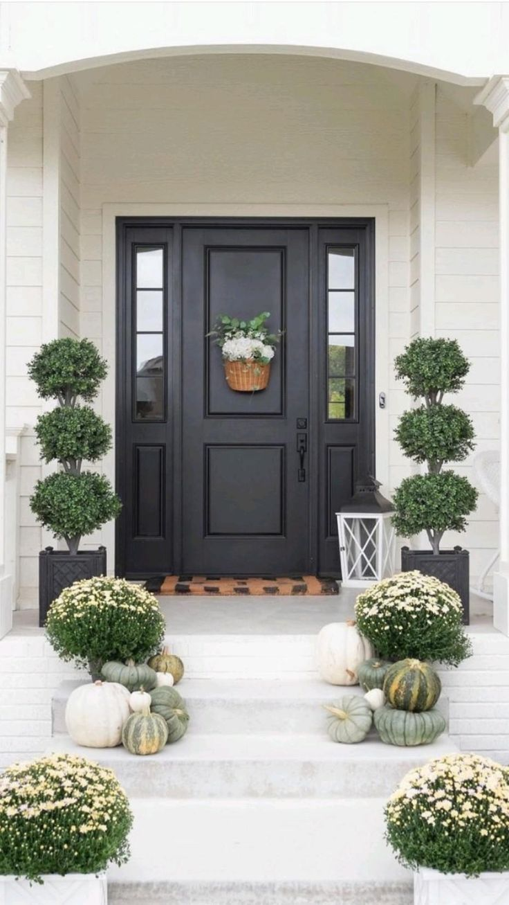 FALL IN LOVE WITH YOUR PORCH - TIPS FOR AUTUMN DECORATING — Brit Nelson ...