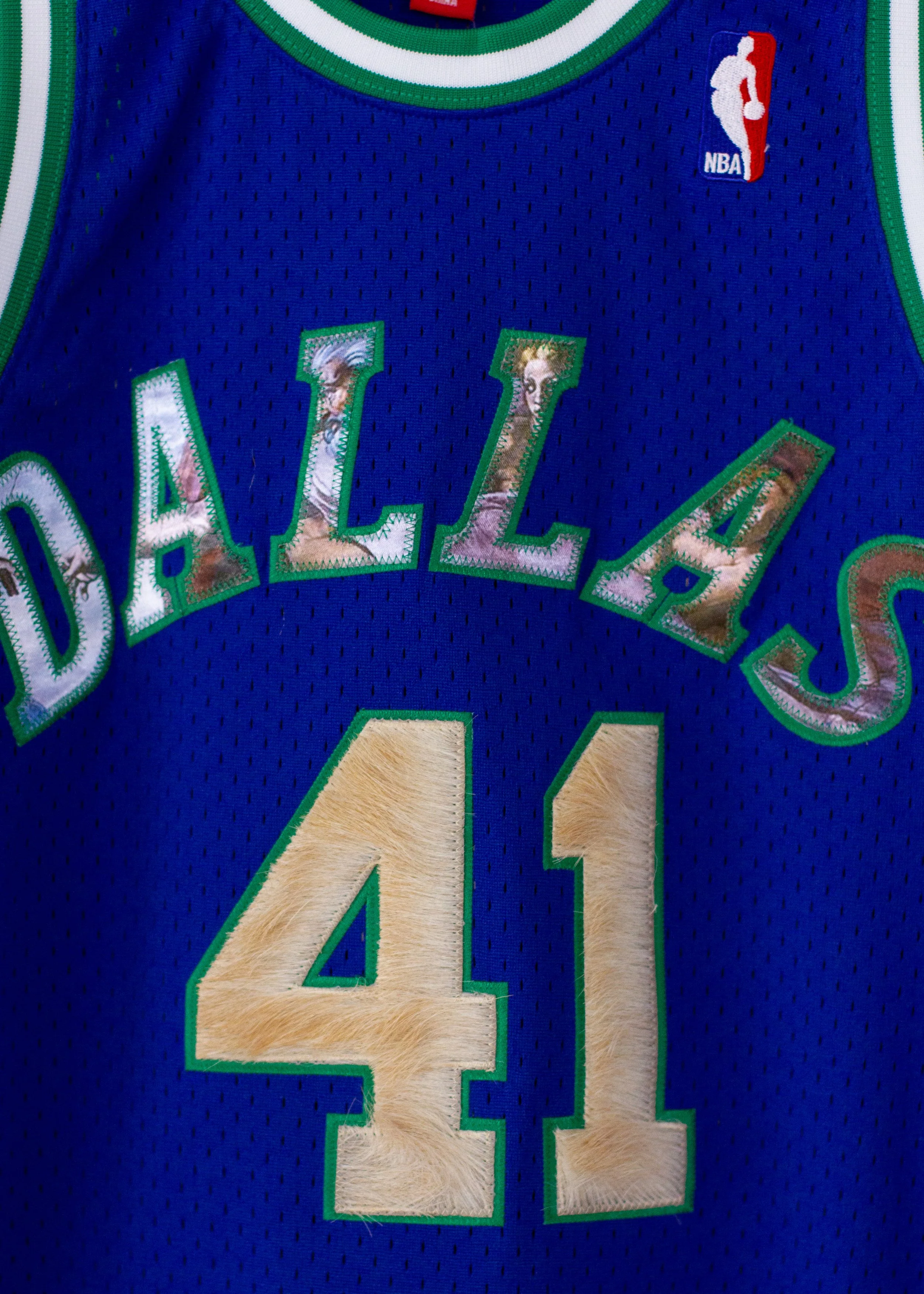 LEGEND-JERSEY-FRONT-CLOSE.jpg