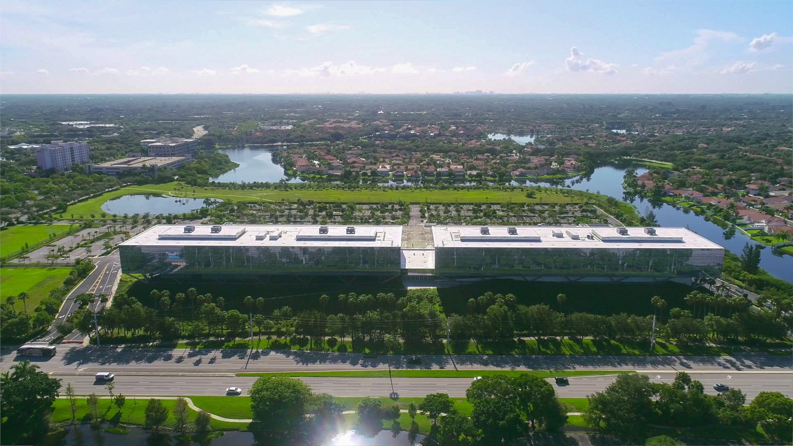 American Express selected Sunrise, Florida as the base of operations for this 400,000 square-foot Class-A corporate office building that brings together more than 3,200 employees in the technology and finance sectors.