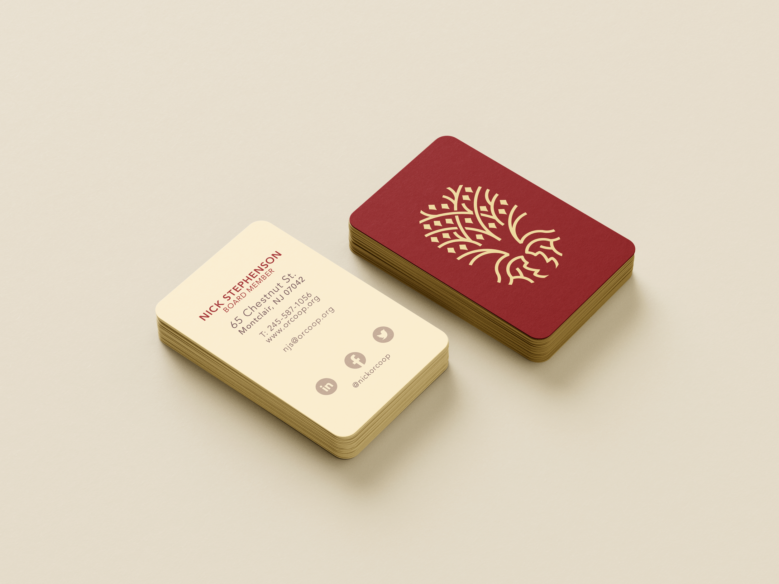 Free_Rounded_Business_Card_Mockup_4.png