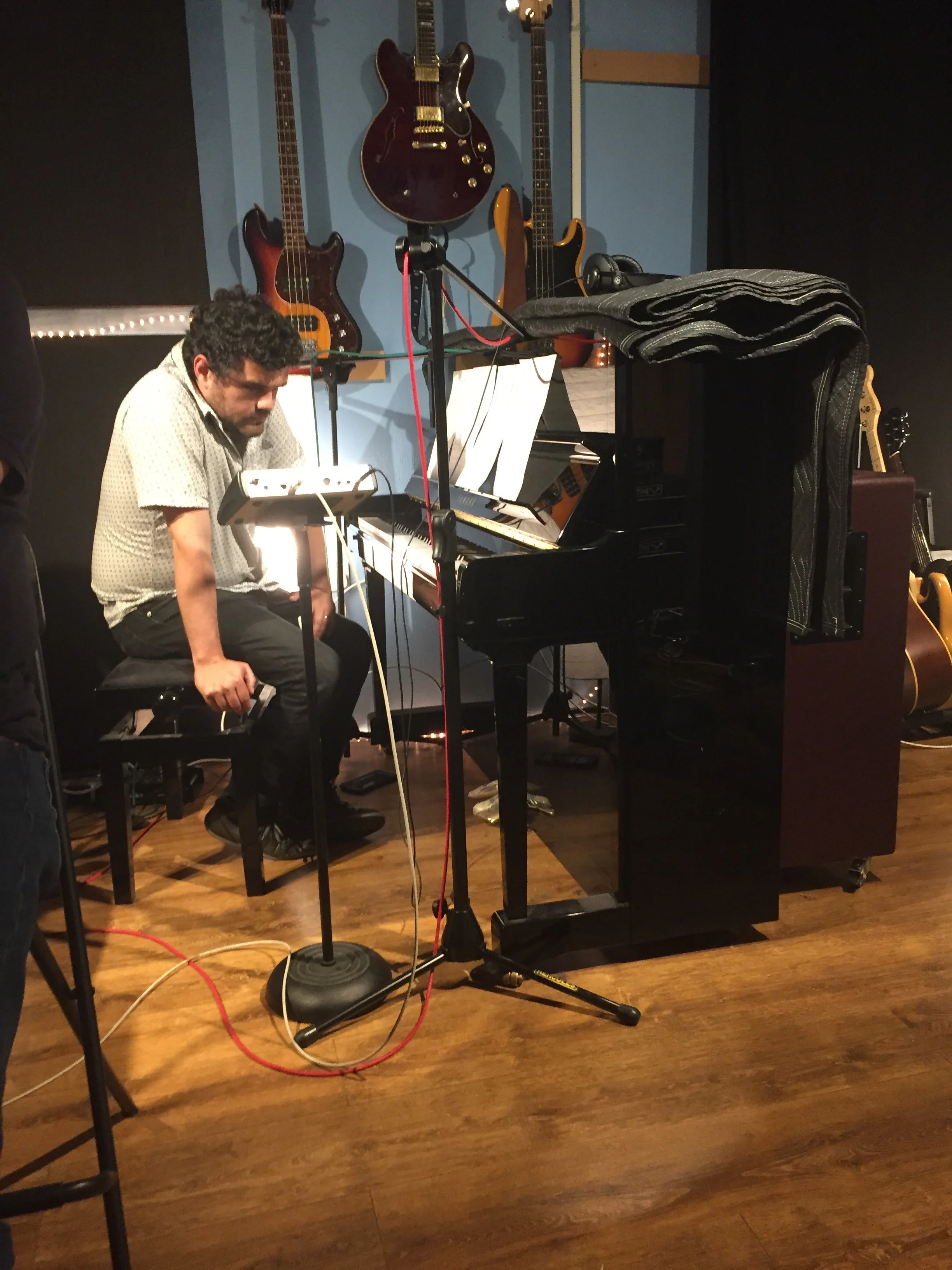 Pause between piano takes