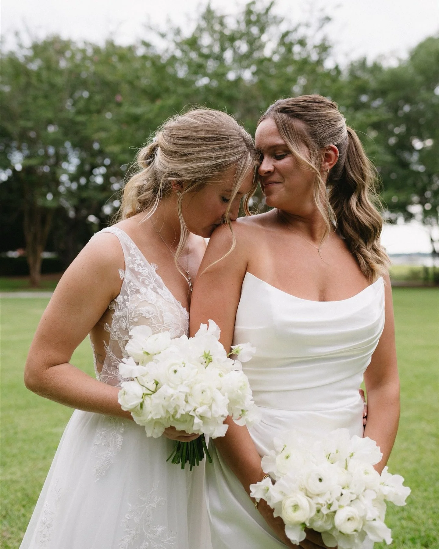 The summer Taylor and Chelsea became the Behnkes 🥂🤍&thinsp;
&thinsp;
&thinsp;
&thinsp;
Planning/design: @getintrigued&thinsp;
Venue: @pphgevents &thinsp;
Rentals: @snyderevents @curatedeventscharleston&thinsp;
Linens/lighting: @curatedeventscharles