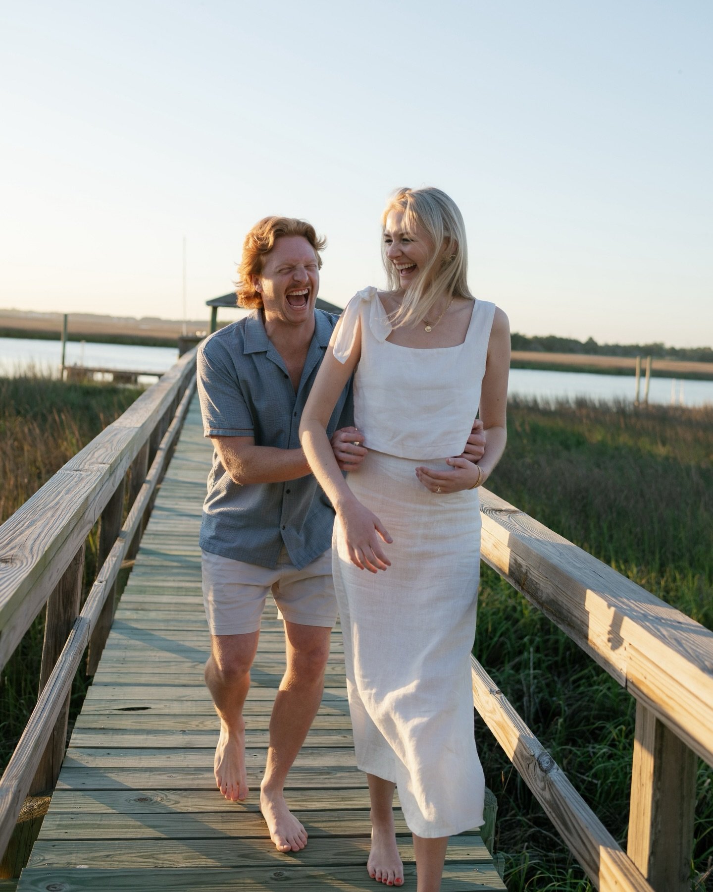 Golden hour on the marsh with Elliott and Devin felt less like a session and more like a date night they let me tag along on 🌾🌞

I will always create the space for my couples to experience the kind of easy, honest joy that makes you forget there&rs