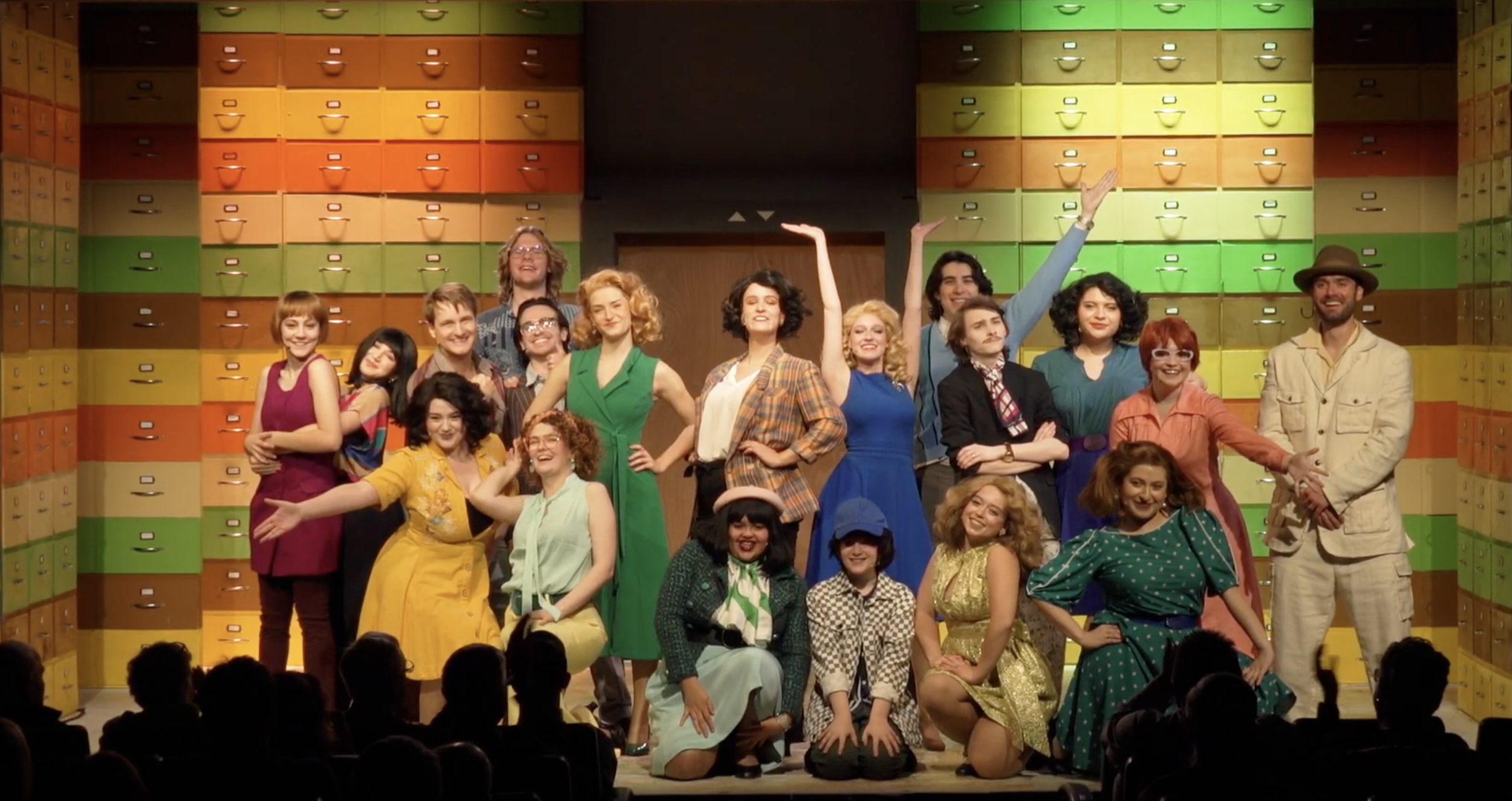 9 to 5 | Scenic design