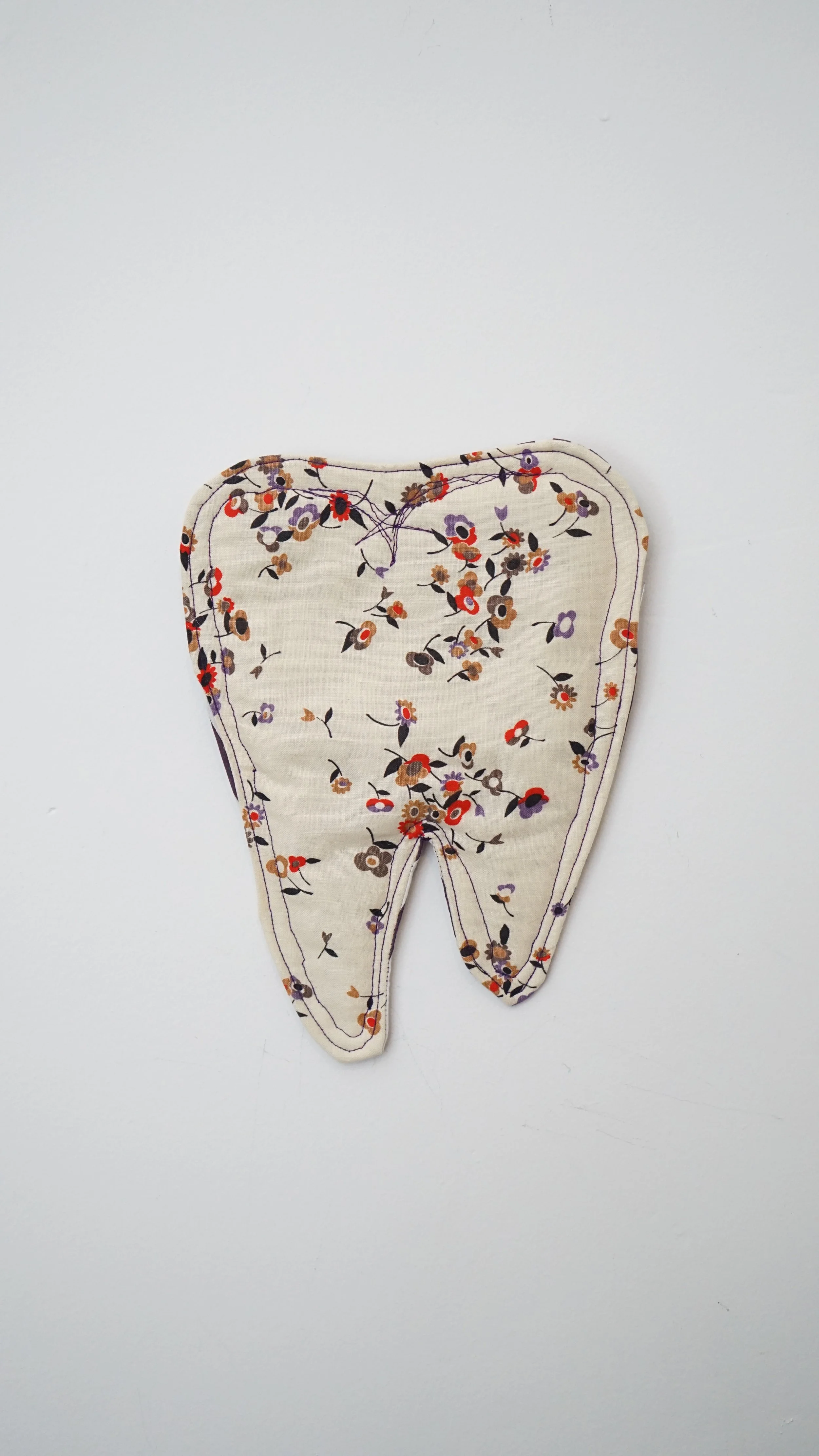falling flowers quilted tooth, fabric, thread, quilting, 2025
