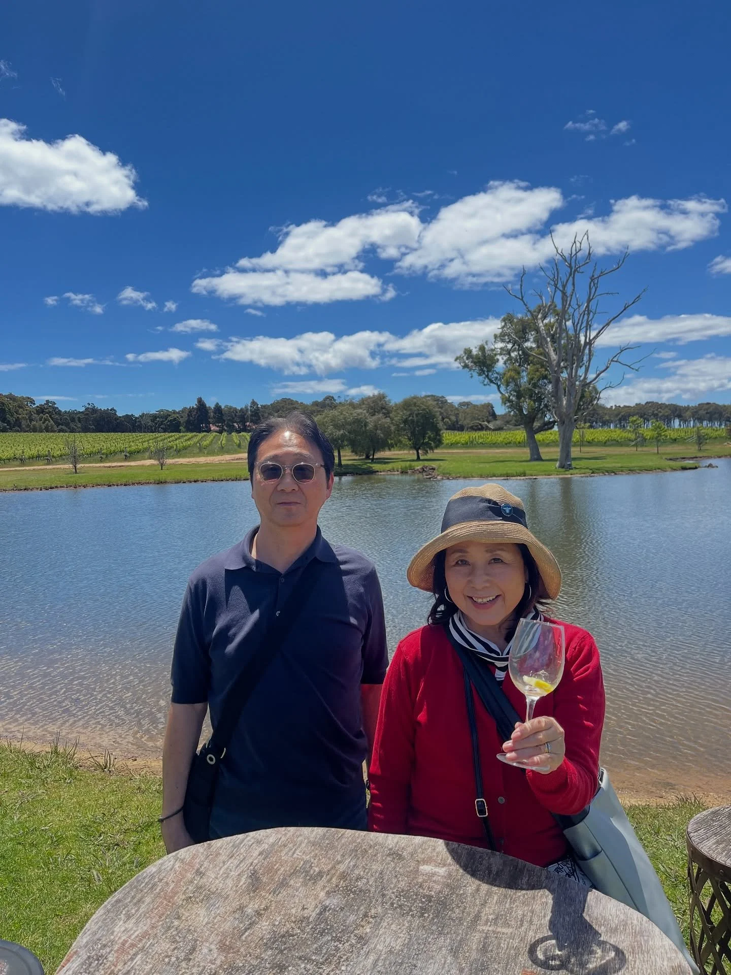 #MROMA #おまかせマーガレットリバー 🍇🍷💜

マーガレットリバーの人気スポットを
1日でぎゅっと効率良く巡れる大人気ツアー！🩵

ワインテイスティング、
壮大な海岸線や絶景ポイントの立ち寄りなど、盛りだくさん✨

初めての方も、 #西オーストラリア リピーターの方も、
「これぞマーガレットリバー！」 が詰まった充実の1日🚌💛

自然🌿・ワイン🍷・写真映えスポット🦕を
全部まとめて楽しみたい方におすすめです📸🫶

Explore the very best of Ma