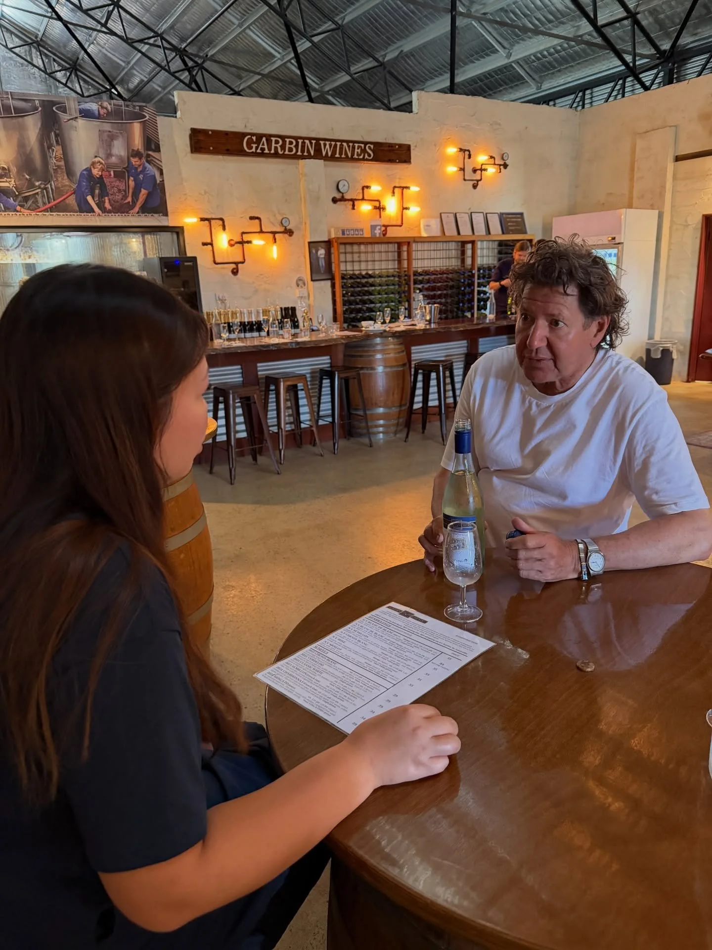 #Swanvalley ではたくさんのワイナリーがあるので
お客様のワインの好みをお伺いして
訪問するのも醍醐味の一つ🍇🍷💜
実際に生産者さんからお話しを聞けるのも、
楽しみの一つです😋✨

#スワンバレー #パース #ワイン