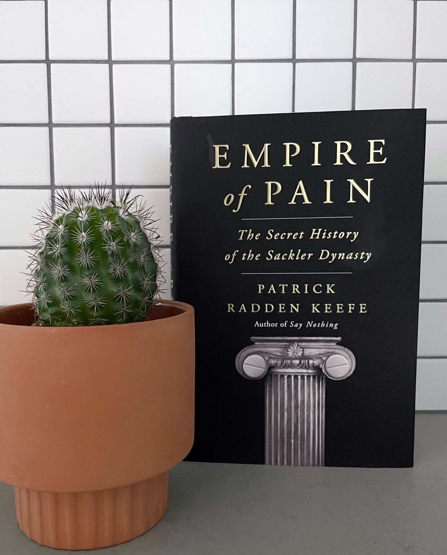 EMPIRE OF PAIN | Patrick Radden Keefe 

The short answer: 4/5 ⭐️

READ IF:
📗You have a cursory understanding of the opioid crisis and are interested in taking a deep dive into how we got here and who is responsible.
📗You love investigative journali