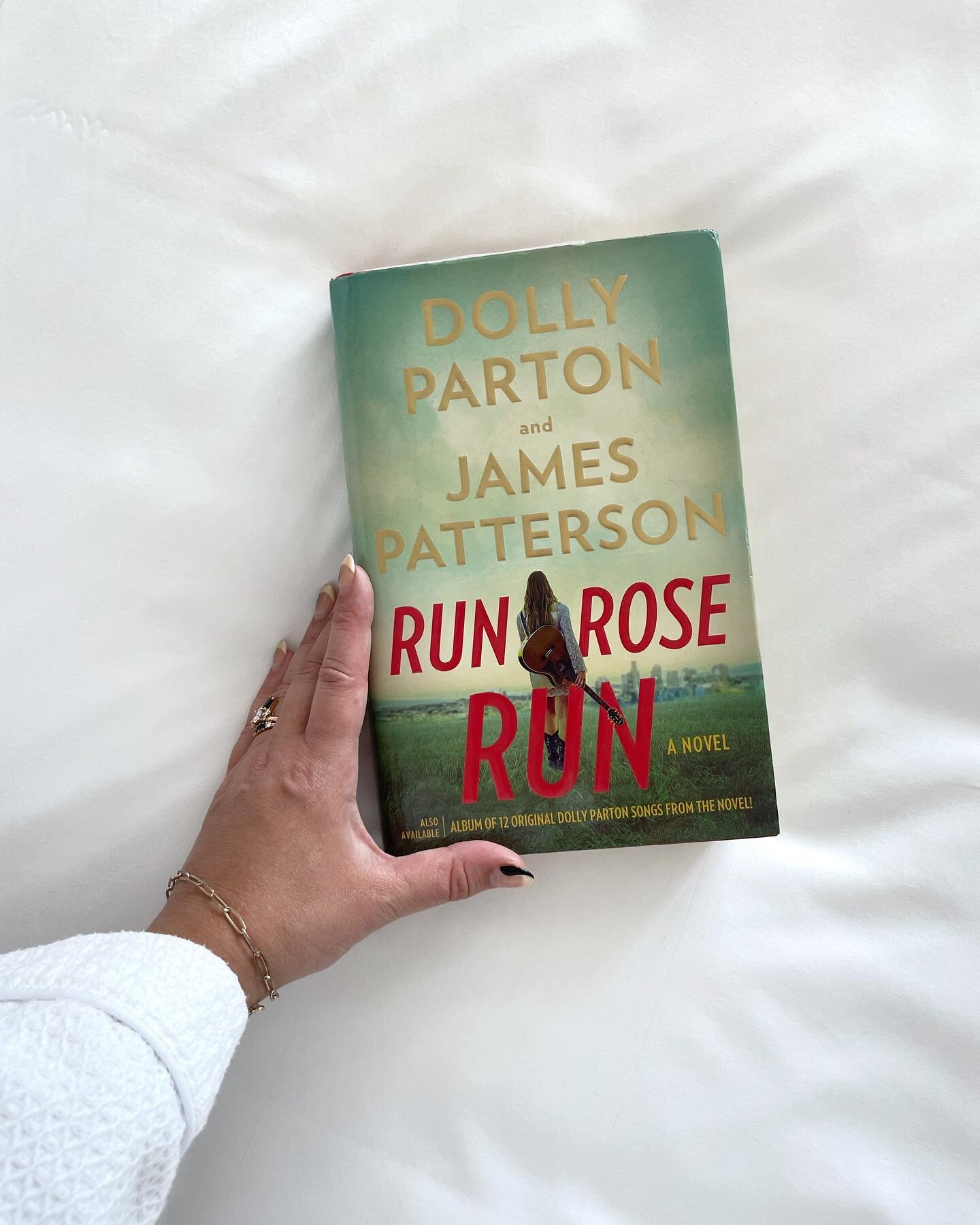 RUN ROSE RUN | Dolly Parton &amp; James Patterson

The short answer: Dolly can do no wrong, 5/5 ⭐️

READ IF:
📗You&rsquo;re a Dolly fan&mdash;she released an entire album alongside this book and it feels like the queen wrote a musical.
📗You&rsquo;re